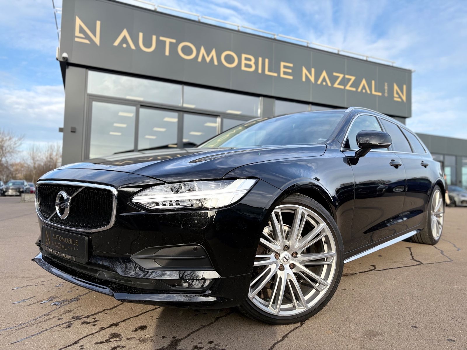 Fahrzeugabbildung Volvo VOLVO V90 MOMENTUM*LED*VOLLLEDER*21.ZOLL*