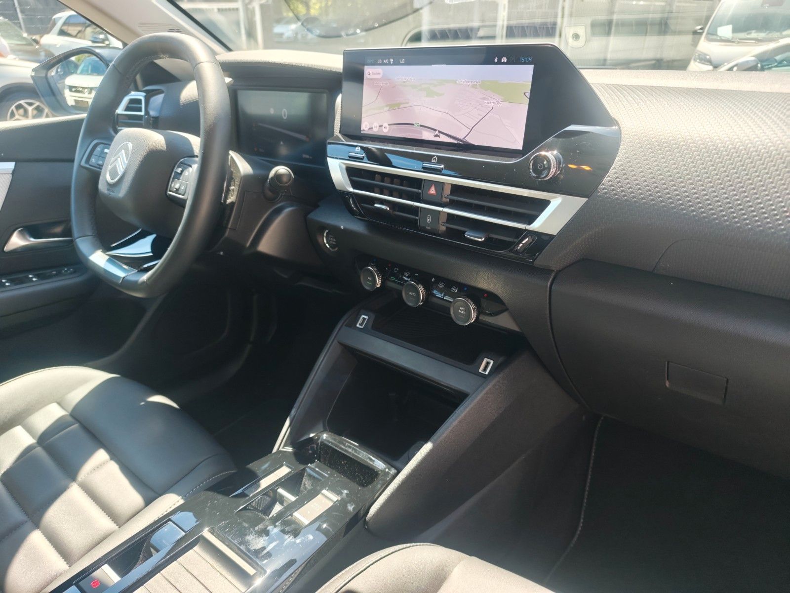 Fahrzeugabbildung Citroën C4 LIM. MAX*NAVI*KLIMAAUTO*KAMERA*