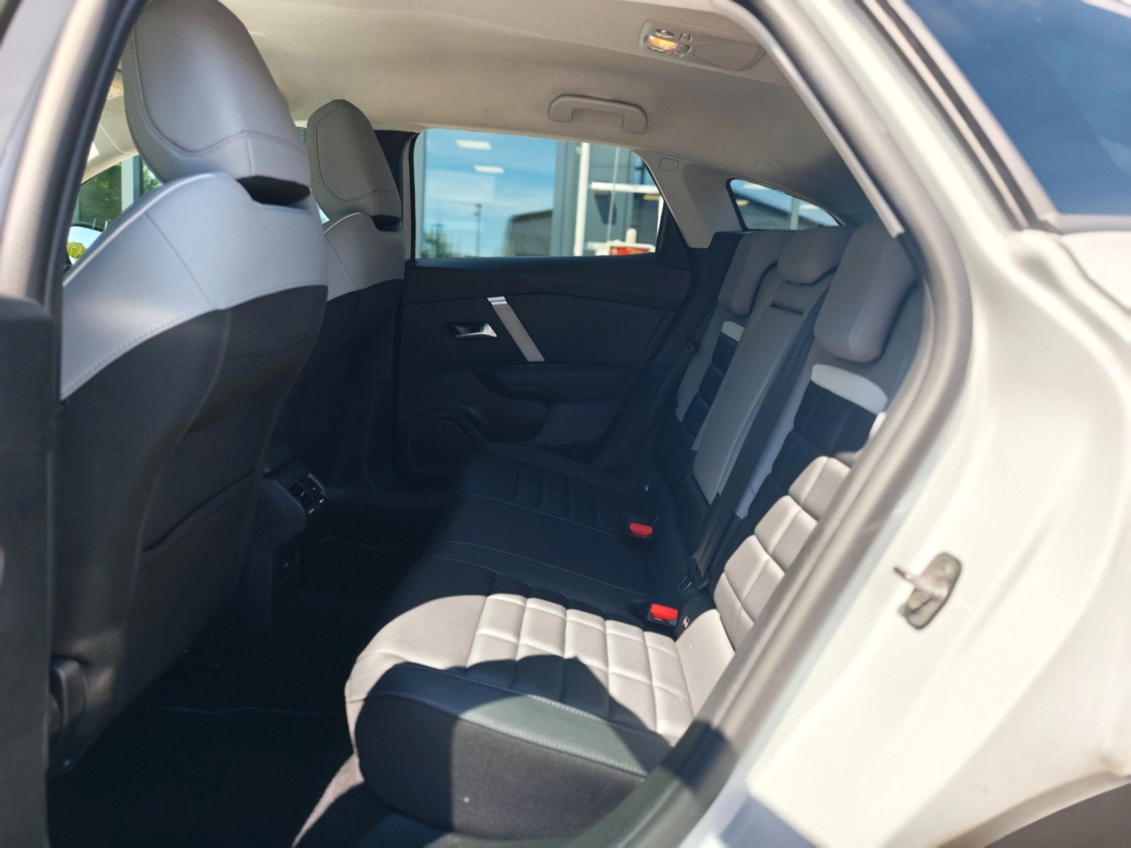 Fahrzeugabbildung Citroën C4 LIM. MAX*NAVI*KLIMAAUTO*KAMERA*
