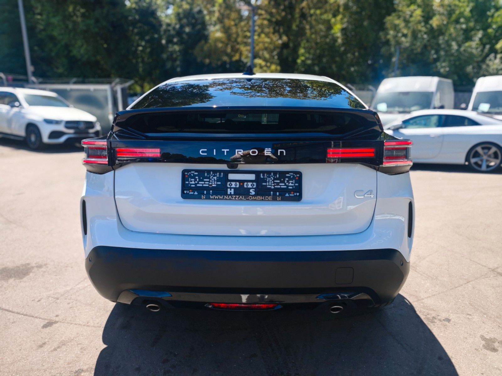 Fahrzeugabbildung Citroën C4 LIM. MAX*NAVI*KLIMAAUTO*KAMERA*