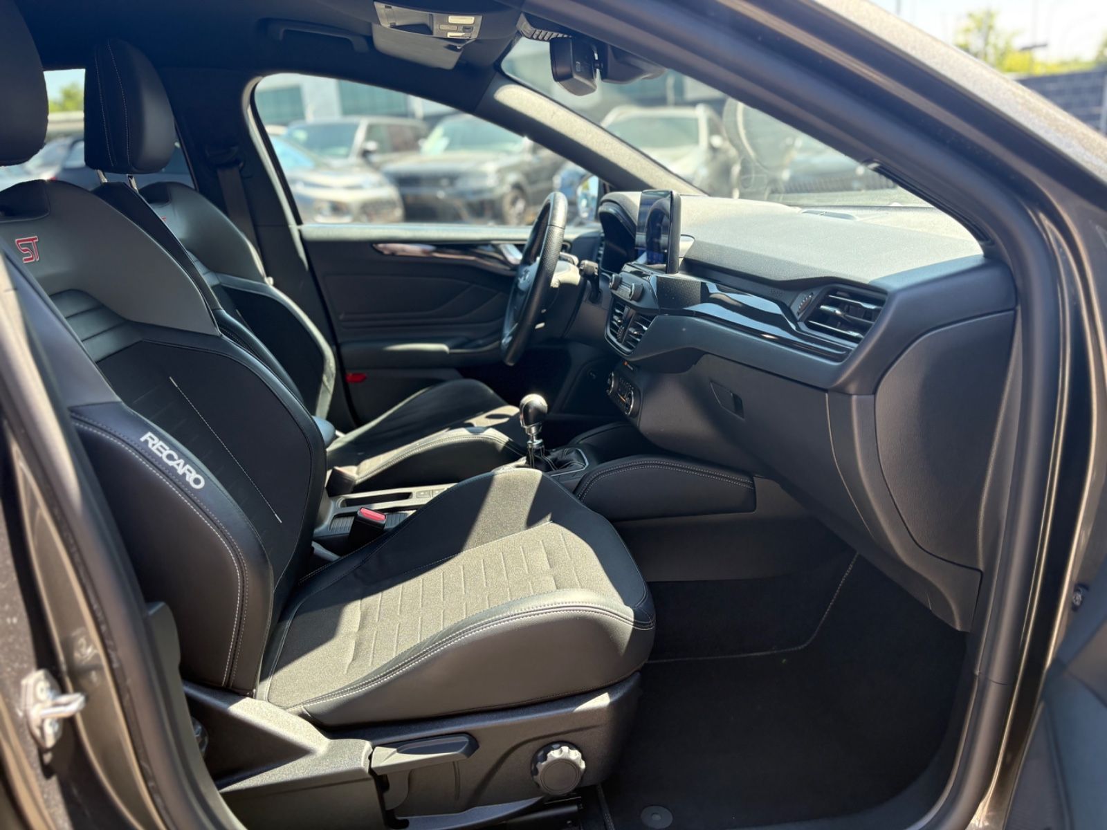 Fahrzeugabbildung Ford FOCUS ST *PERFORMANCE*KAMERA*RECARO*