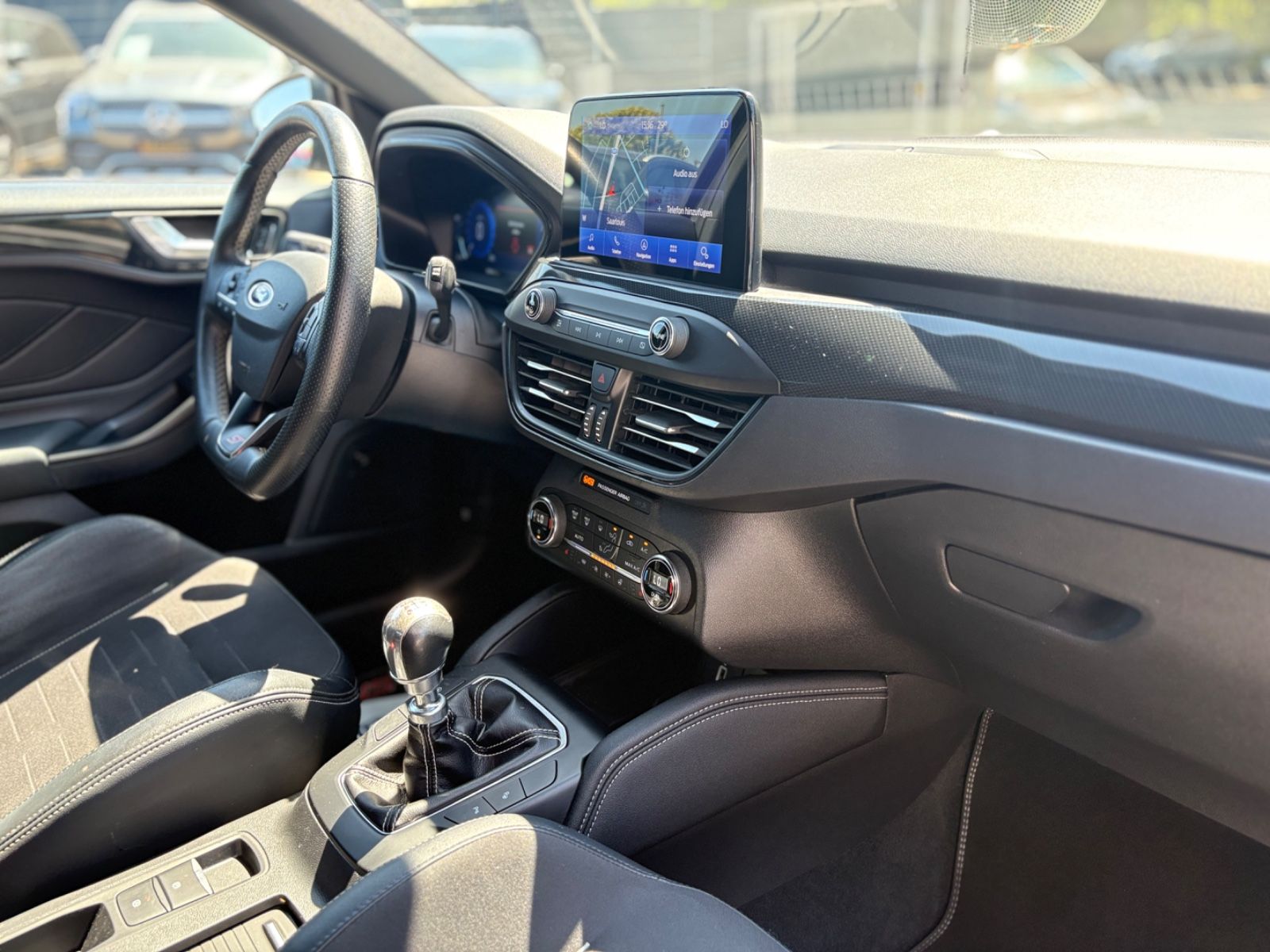 Fahrzeugabbildung Ford FOCUS ST *PERFORMANCE*KAMERA*RECARO*