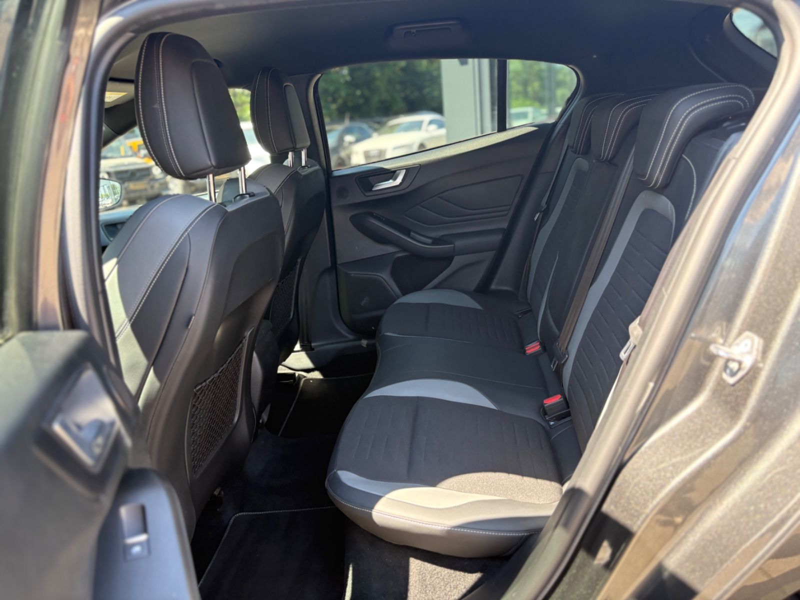 Fahrzeugabbildung Ford FOCUS ST *PERFORMANCE*KAMERA*RECARO*