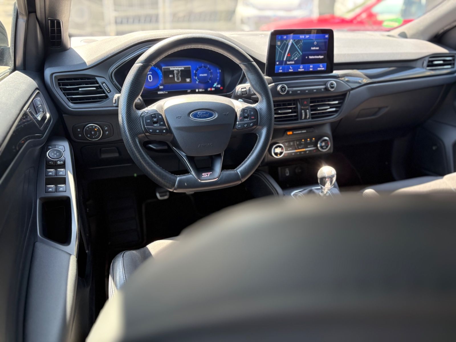 Fahrzeugabbildung Ford FOCUS ST *PERFORMANCE*KAMERA*RECARO*