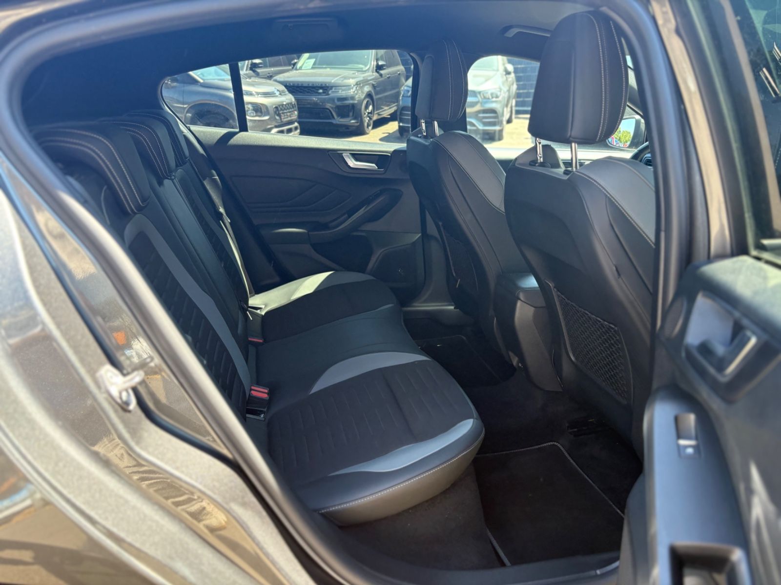 Fahrzeugabbildung Ford FOCUS ST *PERFORMANCE*KAMERA*RECARO*