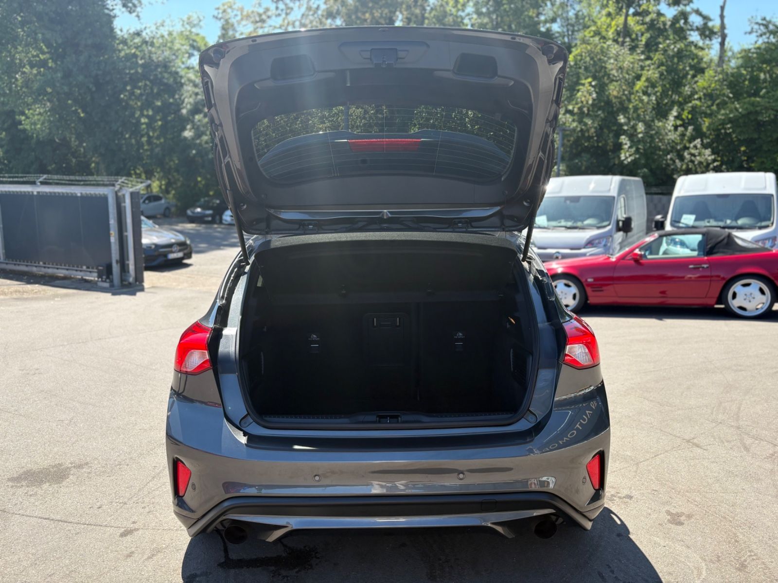 Fahrzeugabbildung Ford FOCUS ST *PERFORMANCE*KAMERA*RECARO*