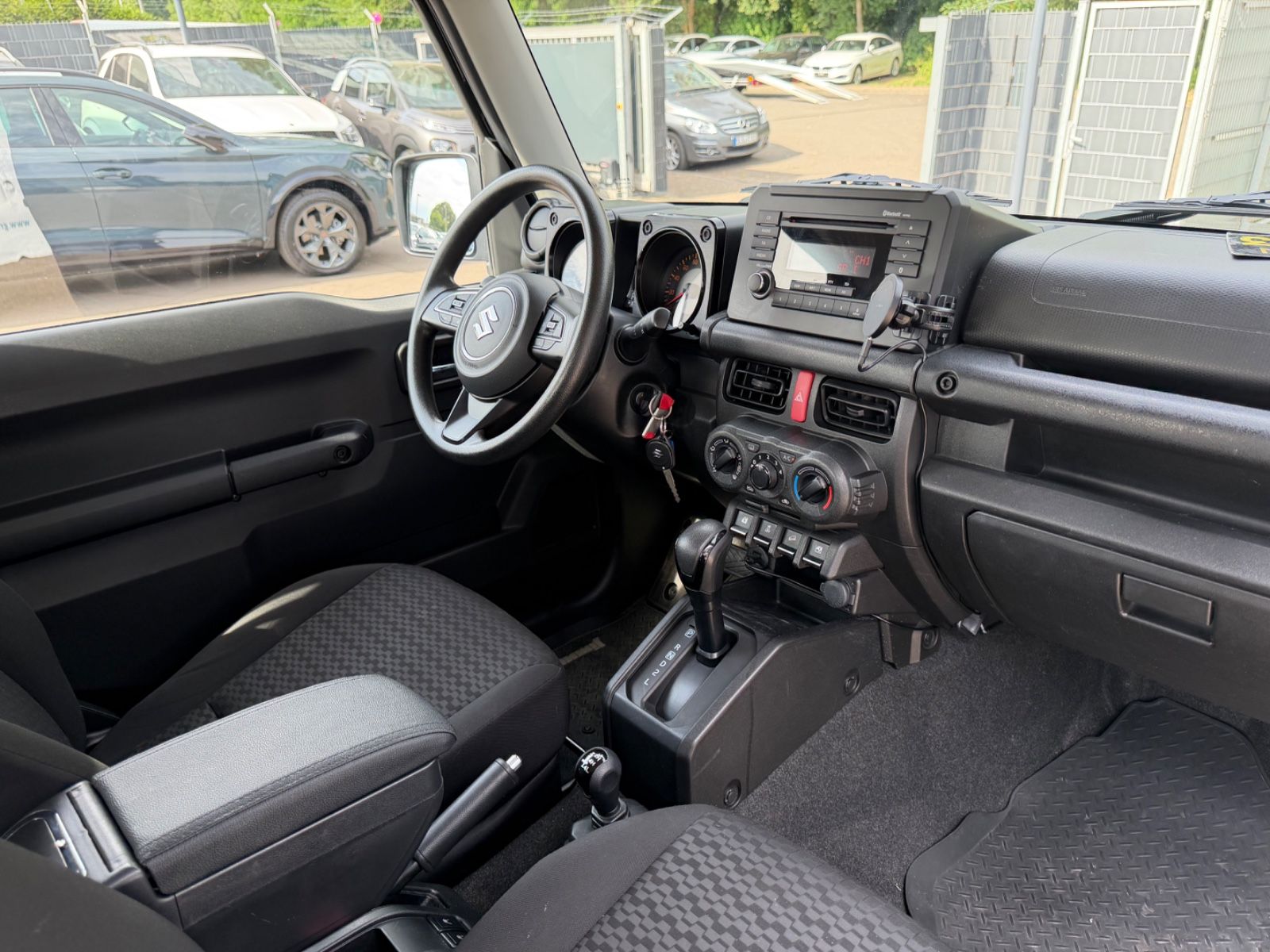 Fahrzeugabbildung Suzuki JIMNY ALLGRIP *AUT*1.HAND*KLIMA*4-SITZER*AHK*SHZ