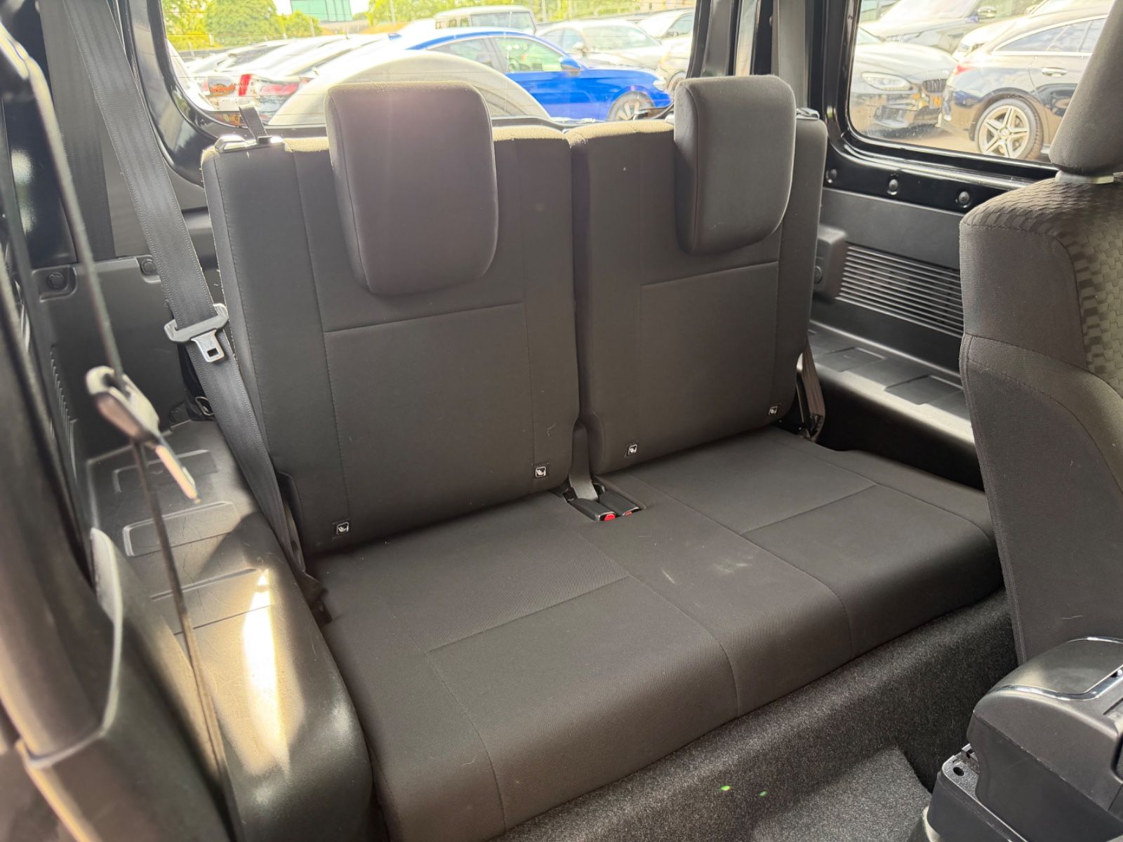 Fahrzeugabbildung Suzuki JIMNY ALLGRIP *AUT*1.HAND*KLIMA*4-SITZER*AHK*SHZ