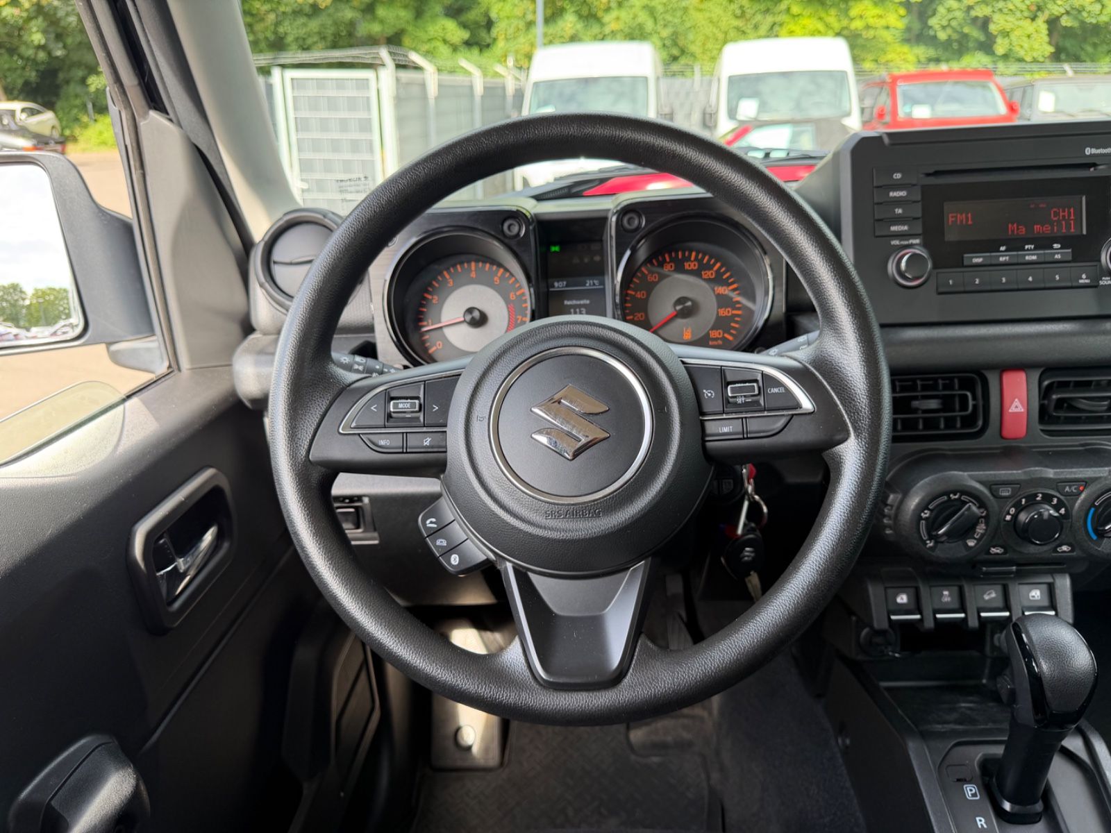 Fahrzeugabbildung Suzuki JIMNY ALLGRIP *AUT*1.HAND*KLIMA*4-SITZER*AHK*SHZ