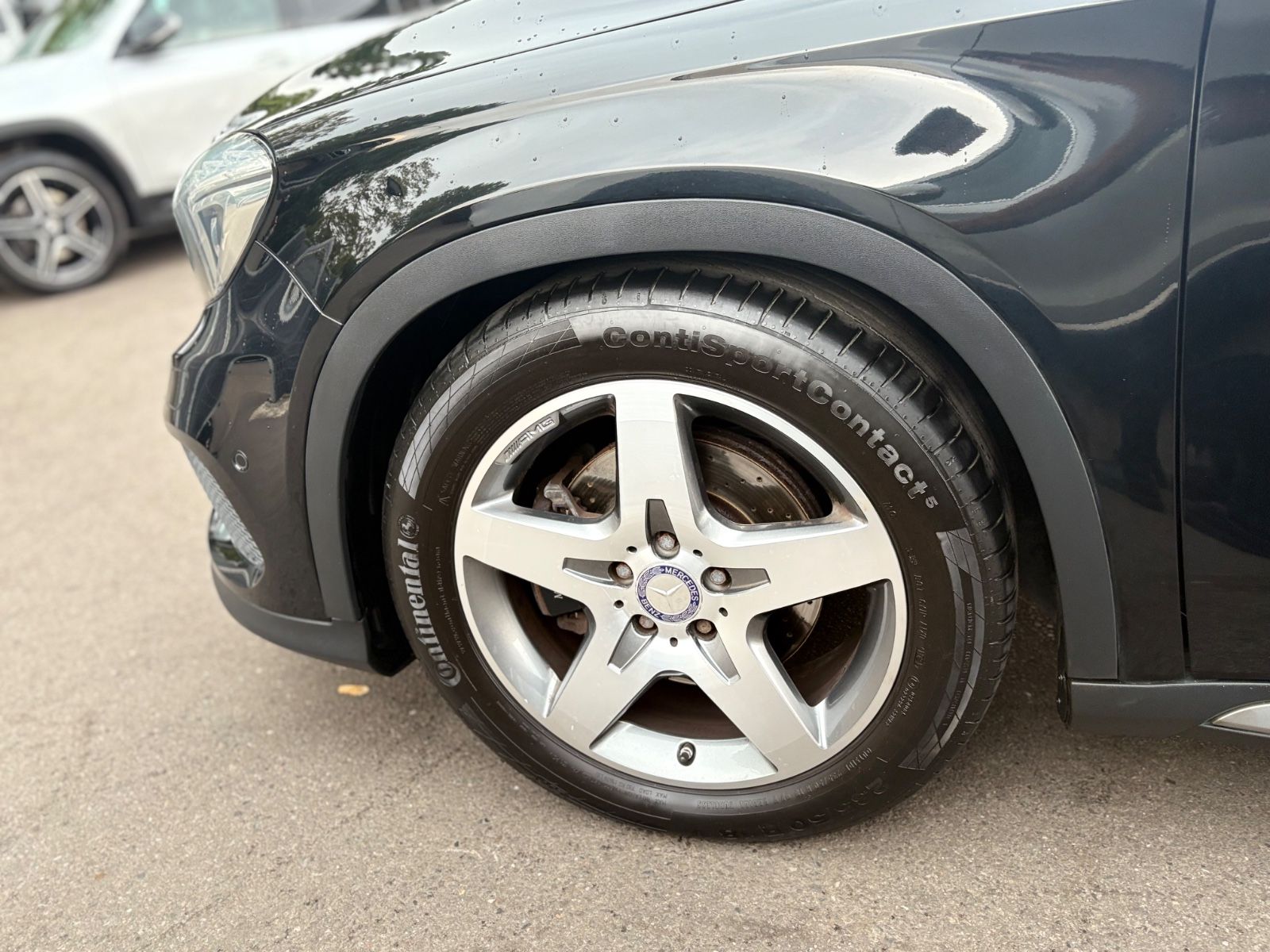 Fahrzeugabbildung Mercedes-Benz GLA 220D 4MATIC *AMG-LINE*FACELIFT*LED*AUT*KAM*