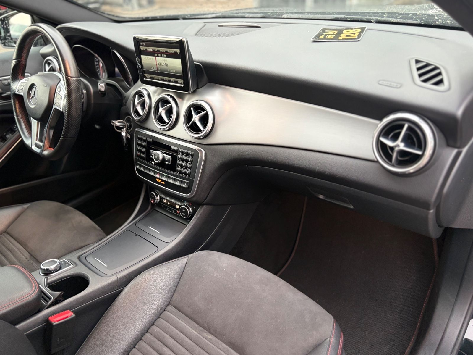 Fahrzeugabbildung Mercedes-Benz GLA 220D 4MATIC *AMG-LINE*FACELIFT*LED*AUT*KAM*