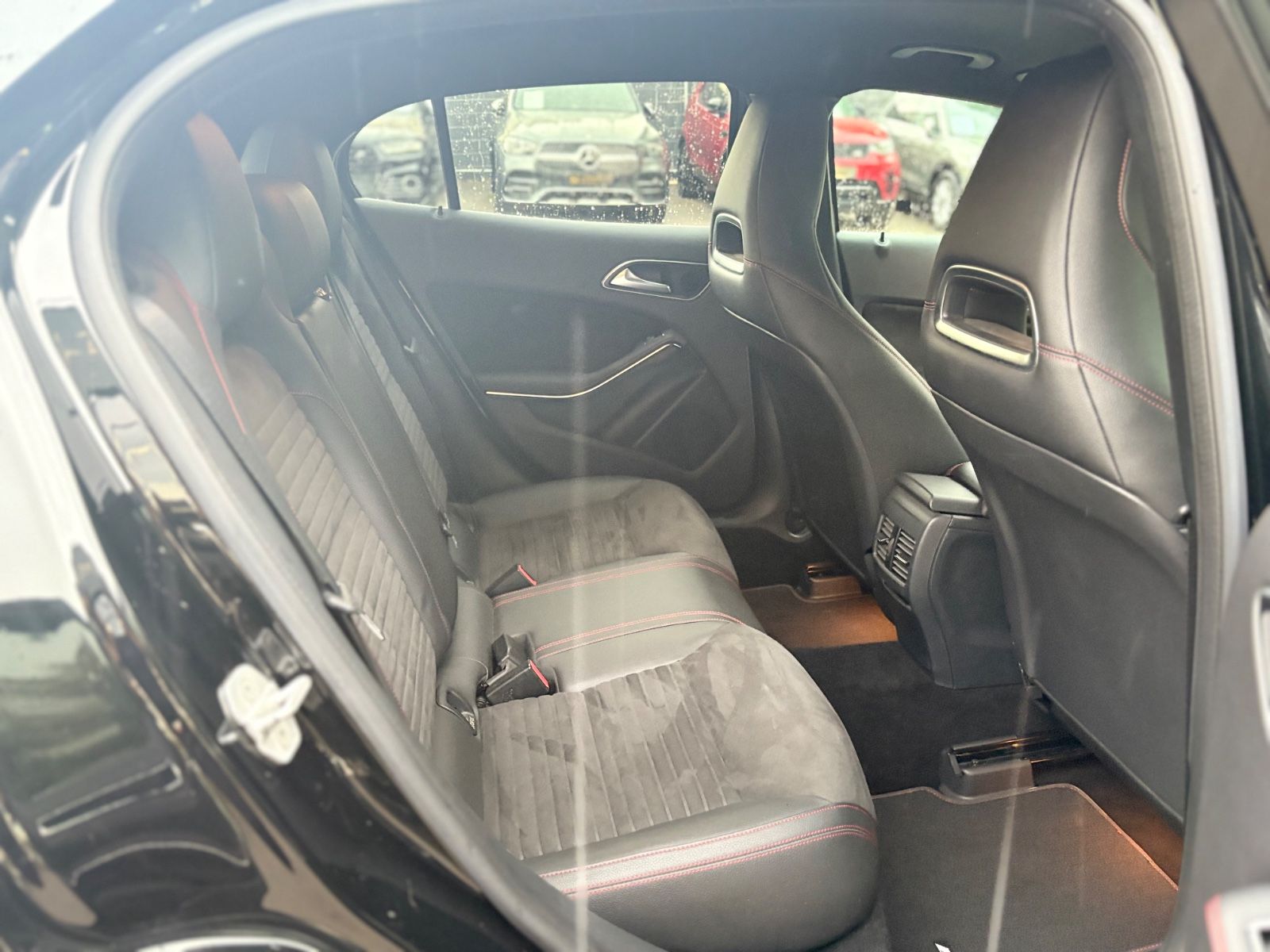 Fahrzeugabbildung Mercedes-Benz GLA 220D 4MATIC *AMG-LINE*FACELIFT*LED*AUT*KAM*