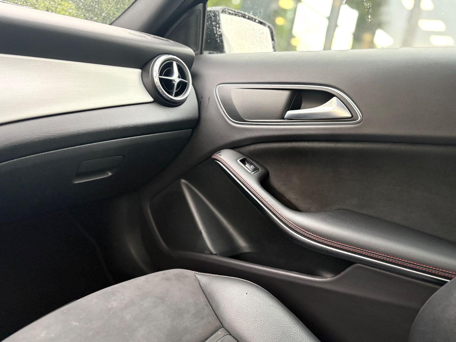 Fahrzeugabbildung Mercedes-Benz GLA 220D 4MATIC *AMG-LINE*FACELIFT*LED*AUT*KAM*