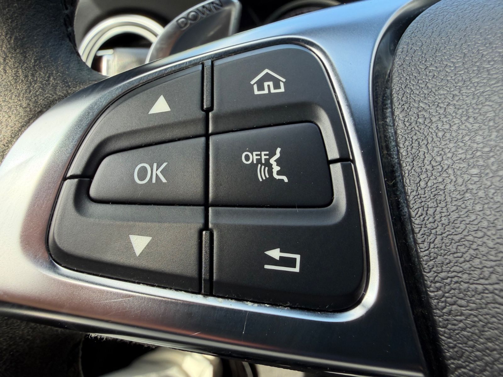 Fahrzeugabbildung Mercedes-Benz C 63 AMG T *NIGHT*COMAND*KAMERA*BURMESTER*LED*