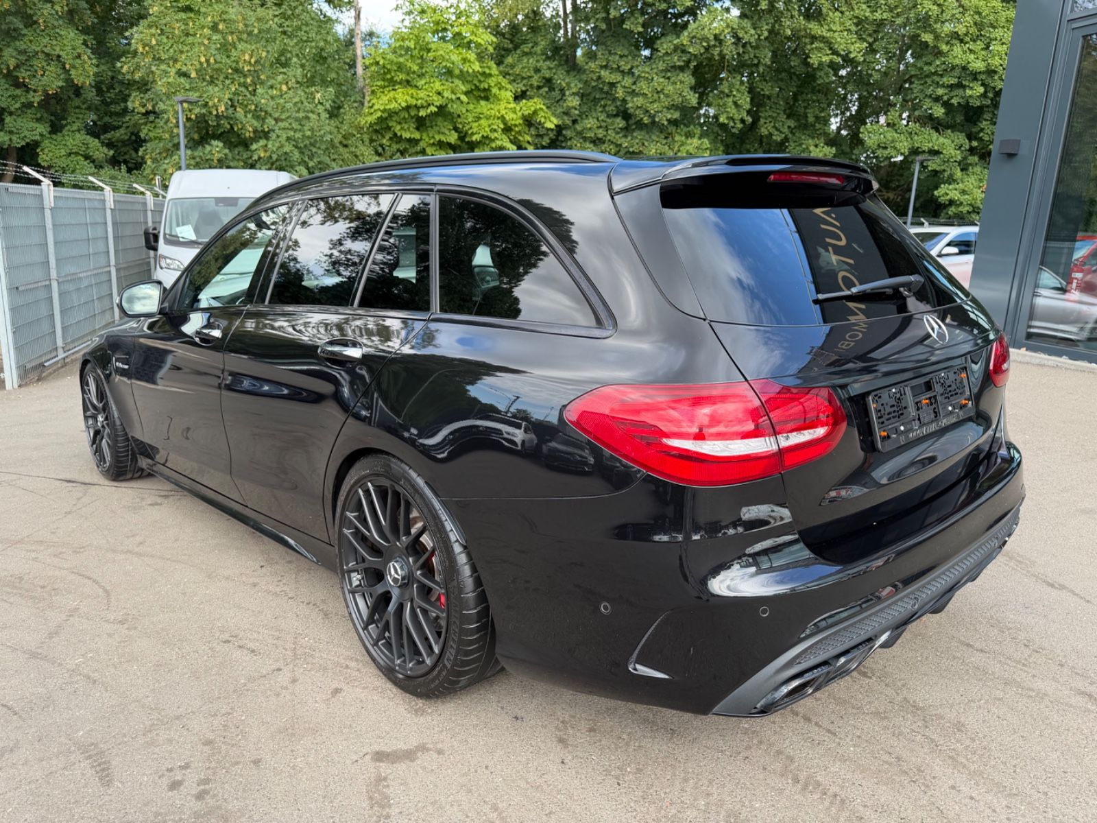 Fahrzeugabbildung Mercedes-Benz C 63 AMG T *NIGHT*COMAND*KAMERA*BURMESTER*LED*