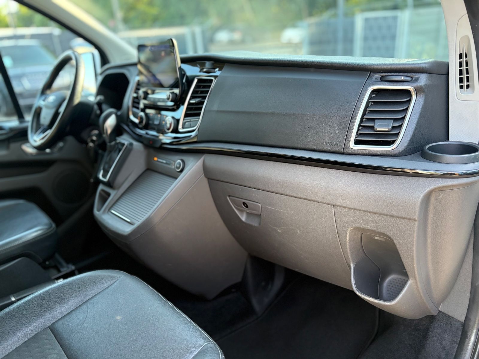 Fahrzeugabbildung Ford TOURNEO CUSTOM SPORT*2.HD*AUT*LED*KAMERA*8 SITZE