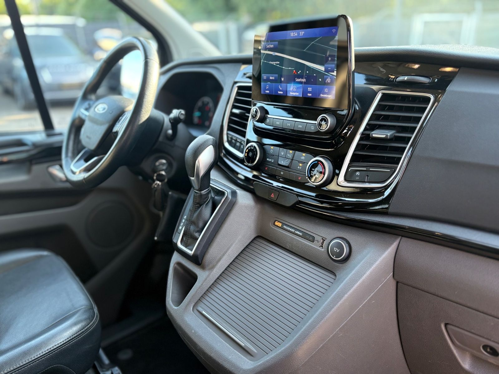 Fahrzeugabbildung Ford TOURNEO CUSTOM SPORT*2.HD*AUT*LED*KAMERA*8 SITZE