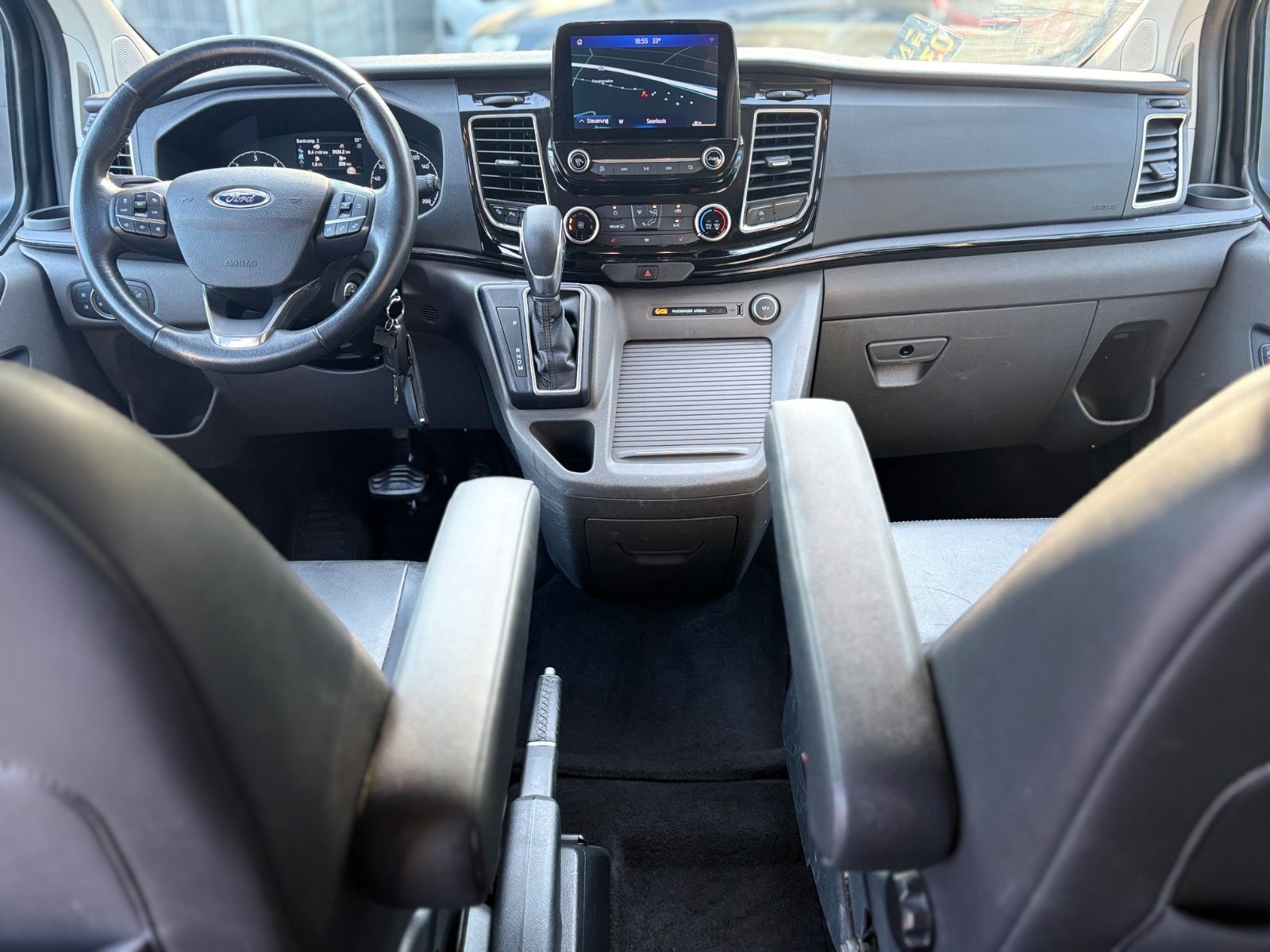 Fahrzeugabbildung Ford TOURNEO CUSTOM SPORT*2.HD*AUT*LED*KAMERA*8 SITZE