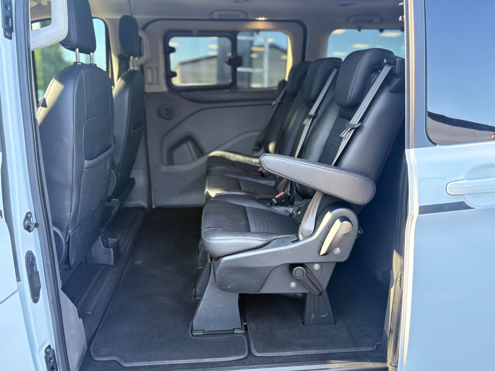 Fahrzeugabbildung Ford TOURNEO CUSTOM SPORT*2.HD*AUT*LED*KAMERA*8 SITZE