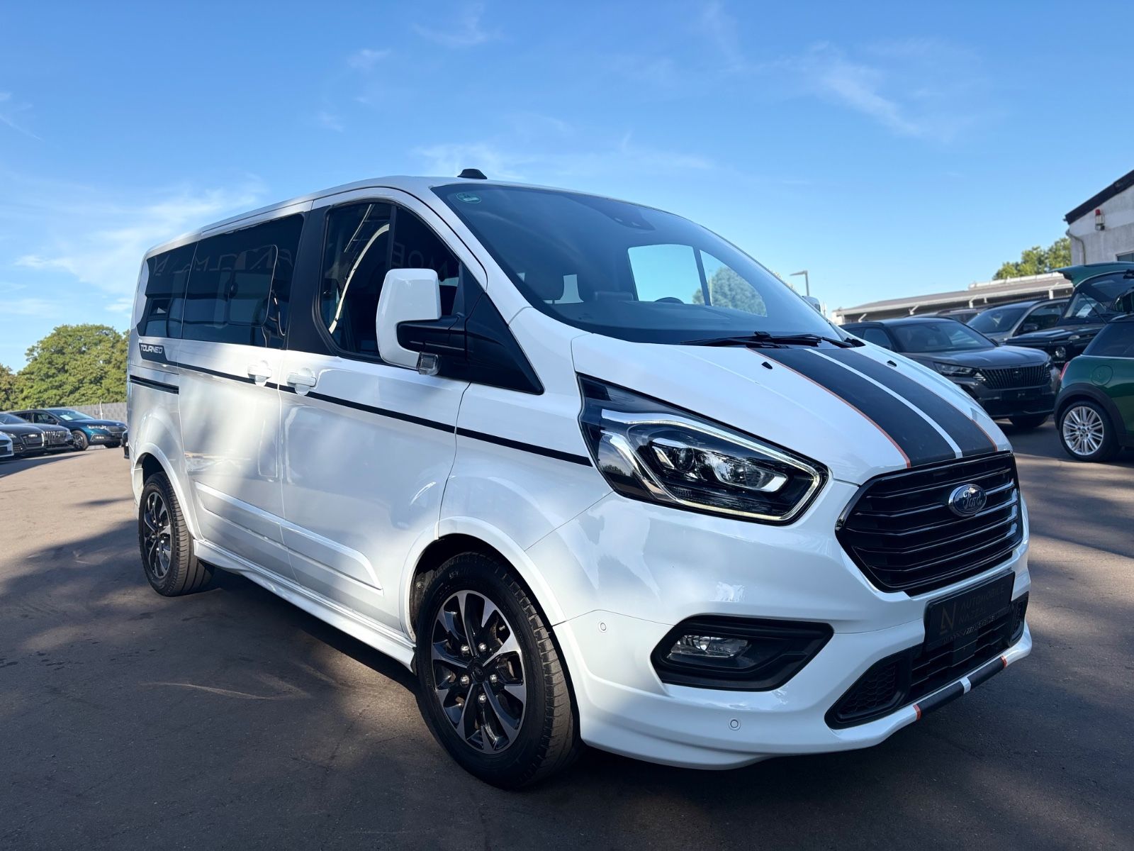 Fahrzeugabbildung Ford TOURNEO CUSTOM SPORT*2.HD*AUT*LED*KAMERA*8 SITZE