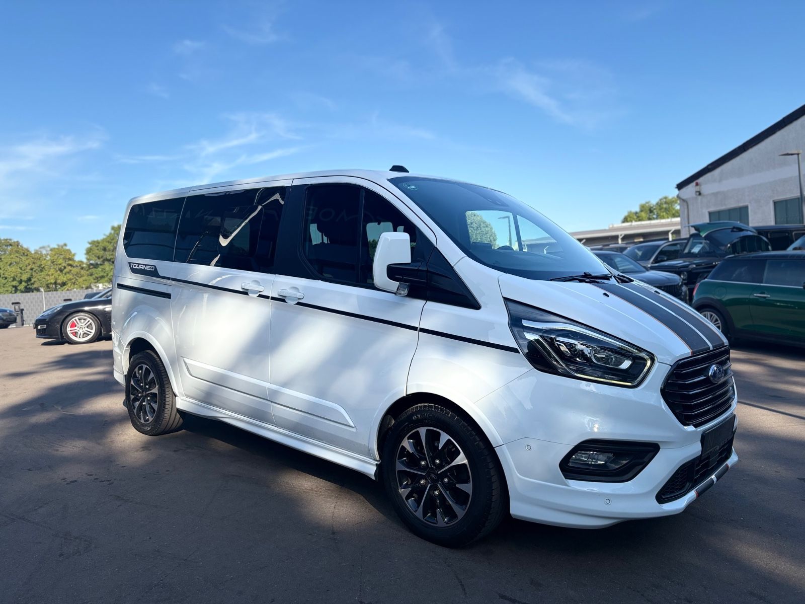 Fahrzeugabbildung Ford TOURNEO CUSTOM SPORT*2.HD*AUT*LED*KAMERA*8 SITZE