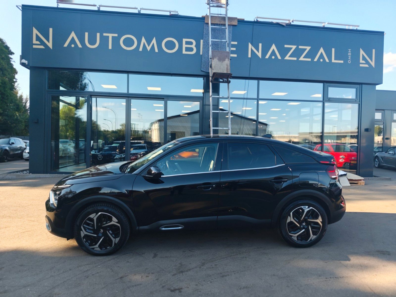 Fahrzeugabbildung Citroën C4 LIM. MAX*HEAD UP*KLIMAAUTO*KAMERA*NAVI*