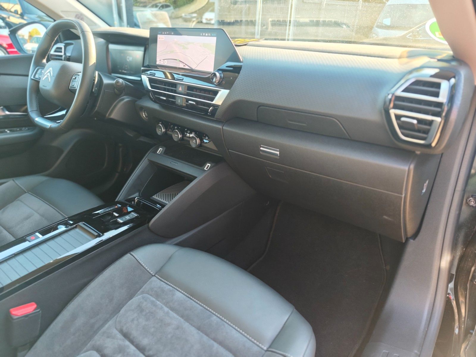 Fahrzeugabbildung Citroën C4 LIM. MAX*HEAD UP*KLIMAAUTO*KAMERA*NAVI*