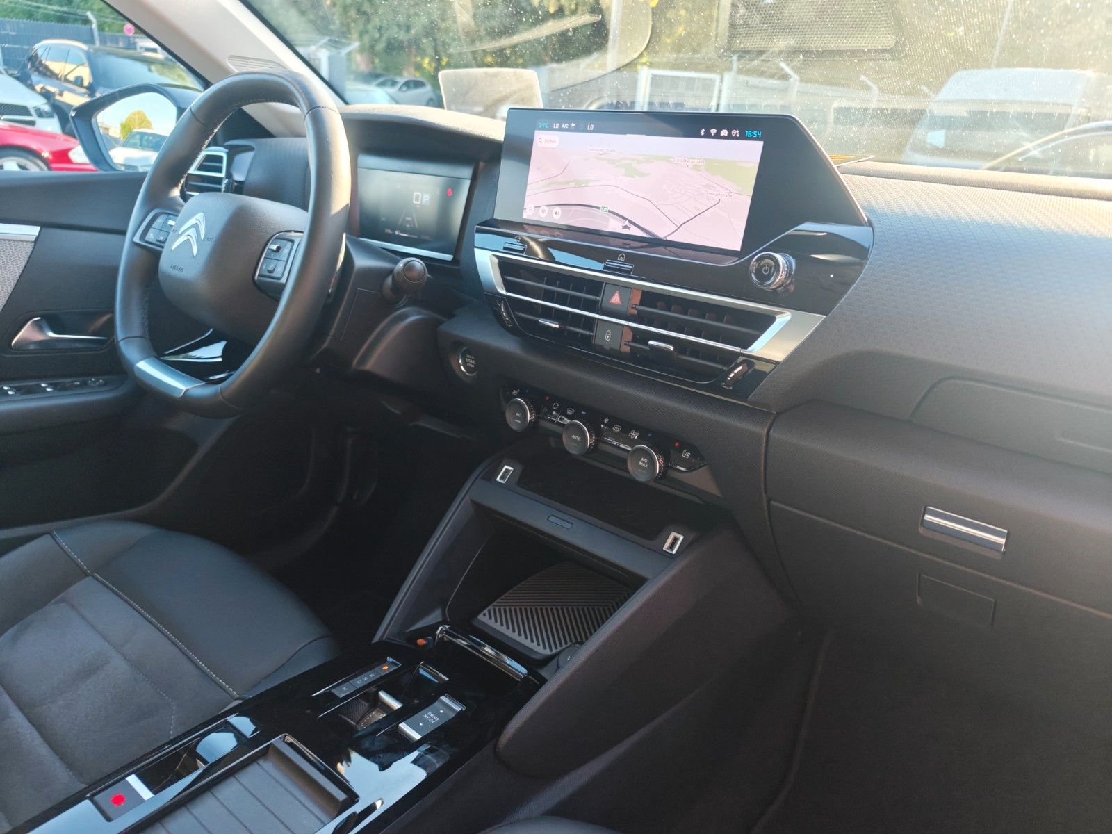 Fahrzeugabbildung Citroën C4 LIM. MAX*HEAD UP*KLIMAAUTO*KAMERA*NAVI*
