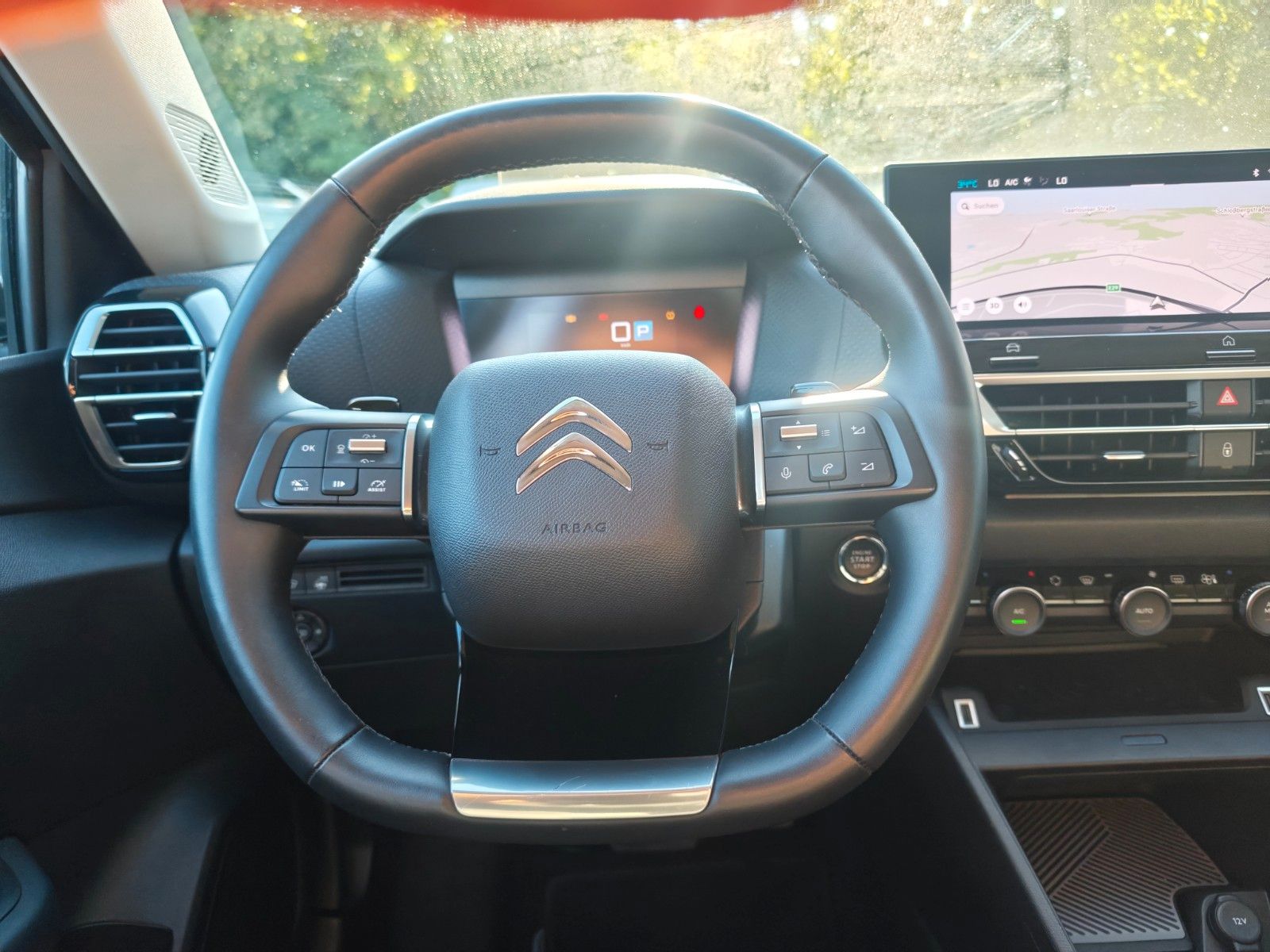 Fahrzeugabbildung Citroën C4 LIM. MAX*HEAD UP*KLIMAAUTO*KAMERA*NAVI*