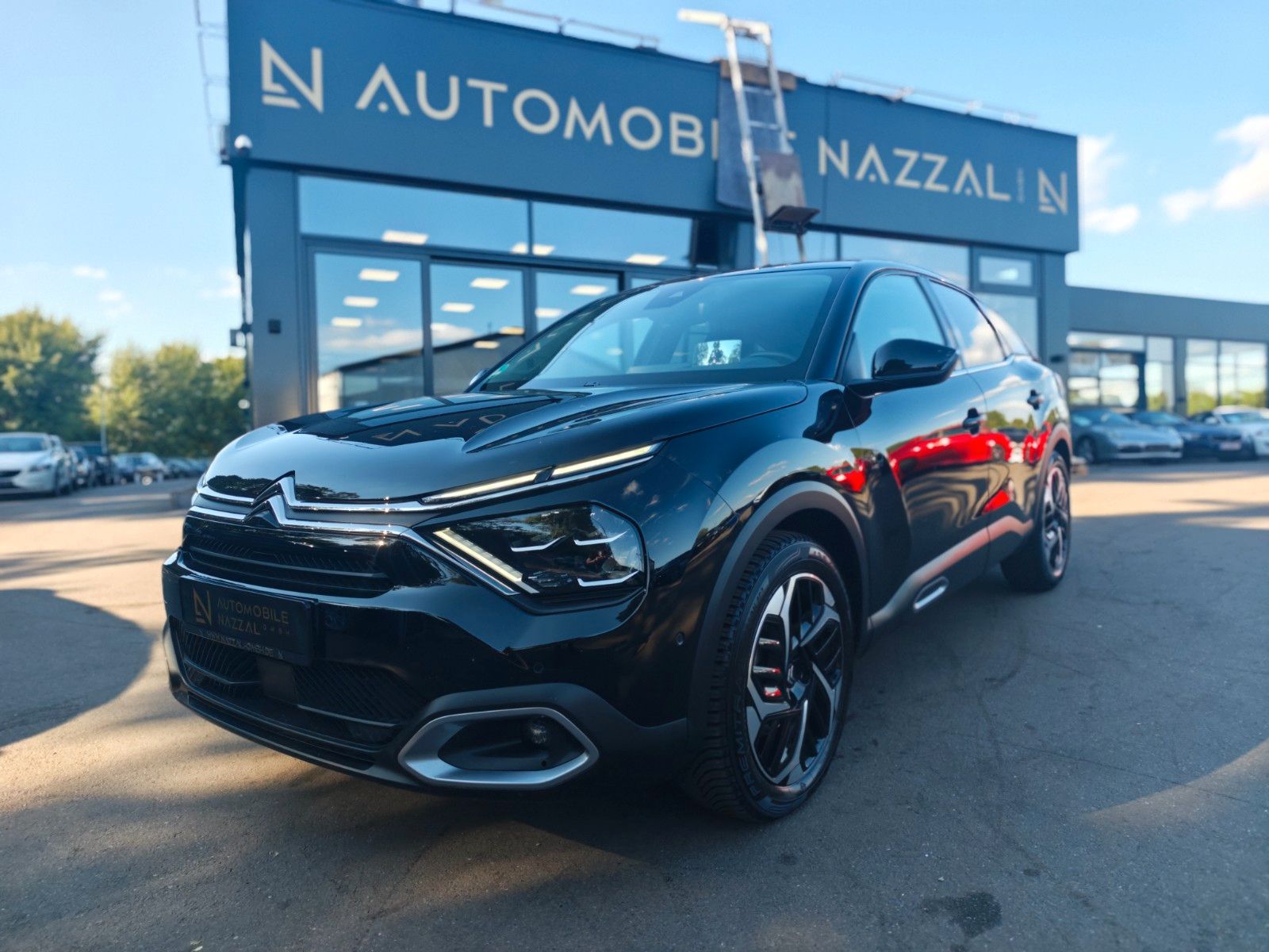 Fahrzeugabbildung Citroën C4 LIM. MAX*HEAD UP*KLIMAAUTO*KAMERA*NAVI*