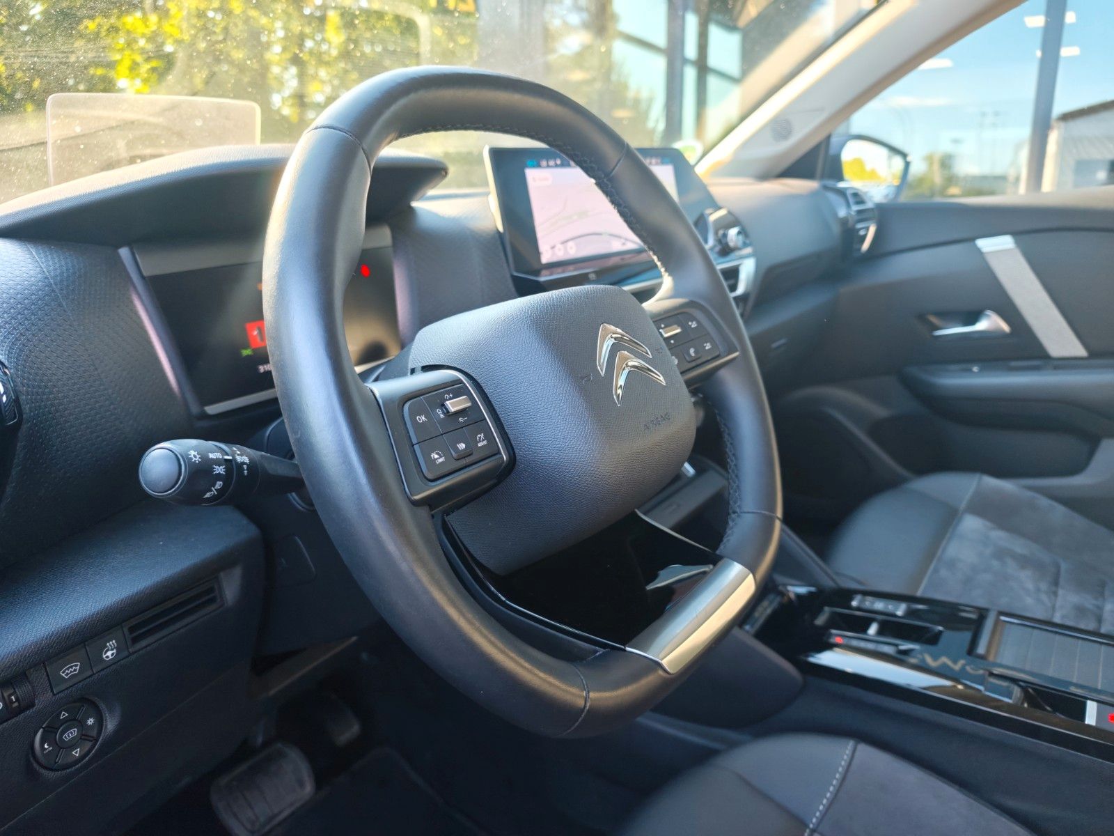 Fahrzeugabbildung Citroën C4 LIM. MAX*HEAD UP*KLIMAAUTO*KAMERA*NAVI*