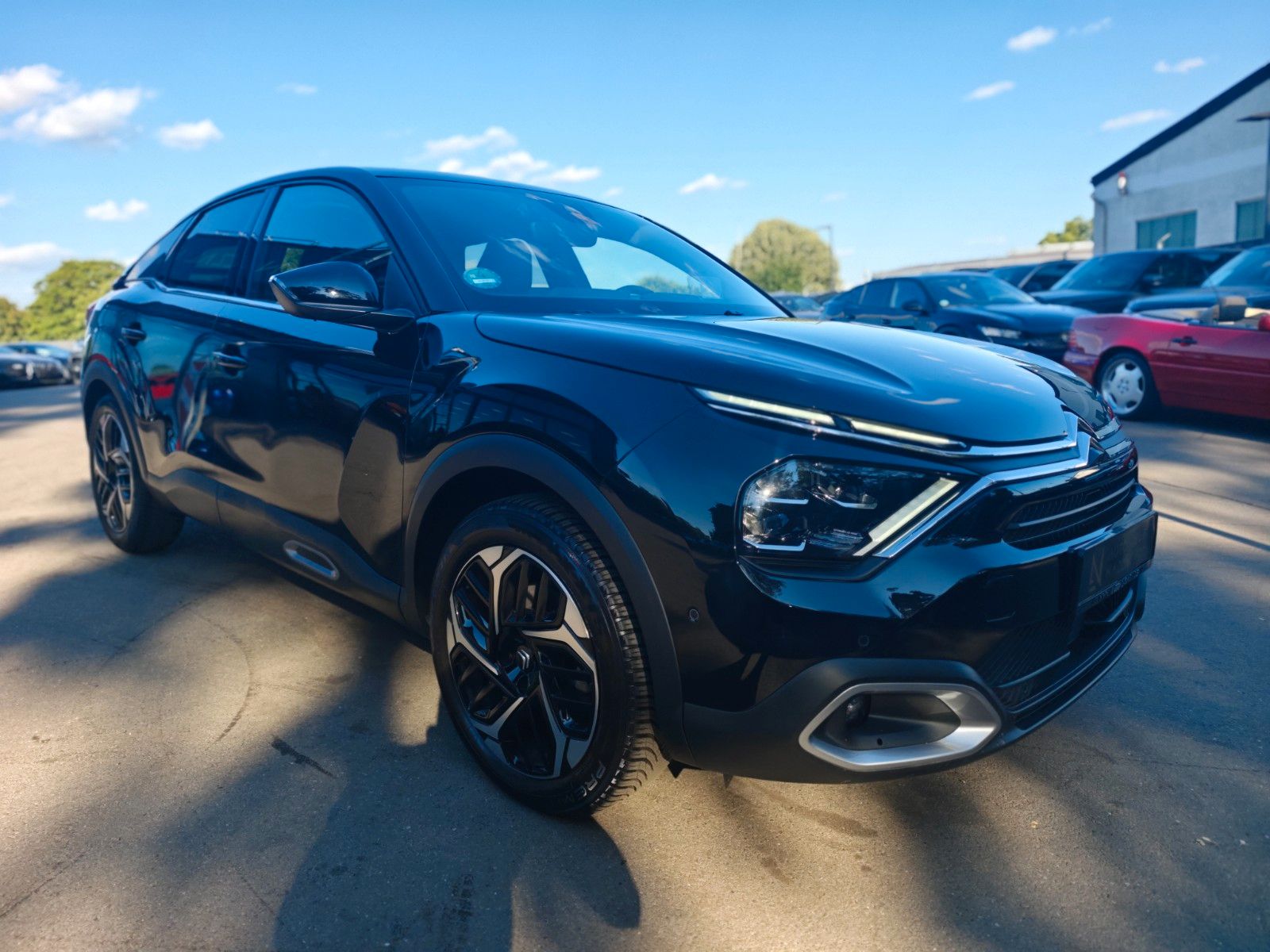 Fahrzeugabbildung Citroën C4 LIM. MAX*HEAD UP*KLIMAAUTO*KAMERA*NAVI*