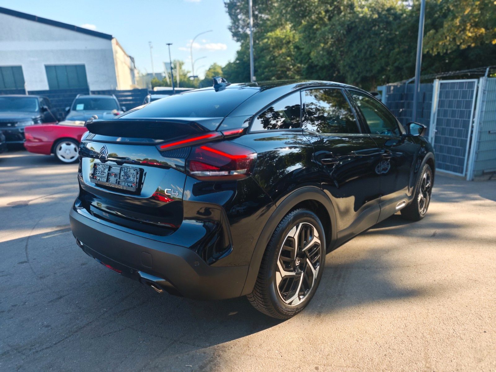 Fahrzeugabbildung Citroën C4 LIM. MAX*HEAD UP*KLIMAAUTO*KAMERA*NAVI*