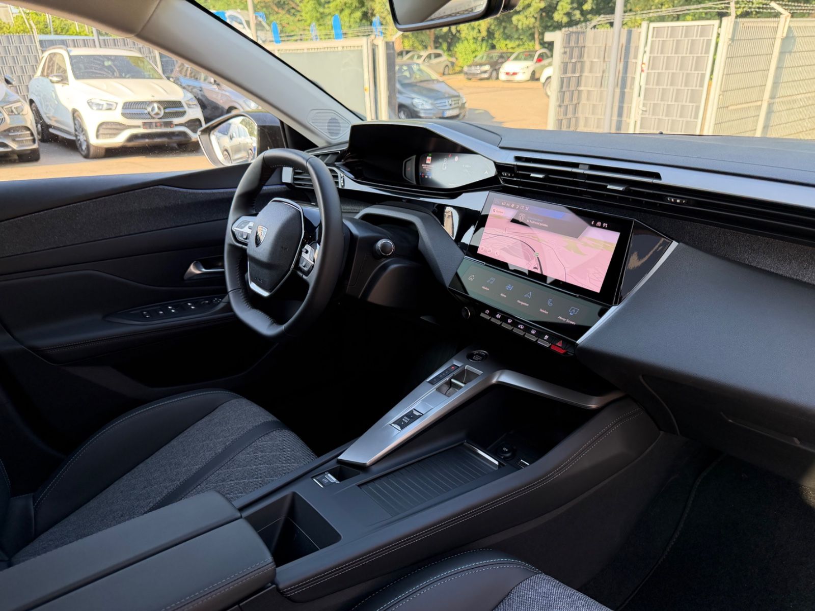 Fahrzeugabbildung Peugeot 408 PURETECH 130 ALLURE *1.HAND*AUT*LED*KAM*NAVI