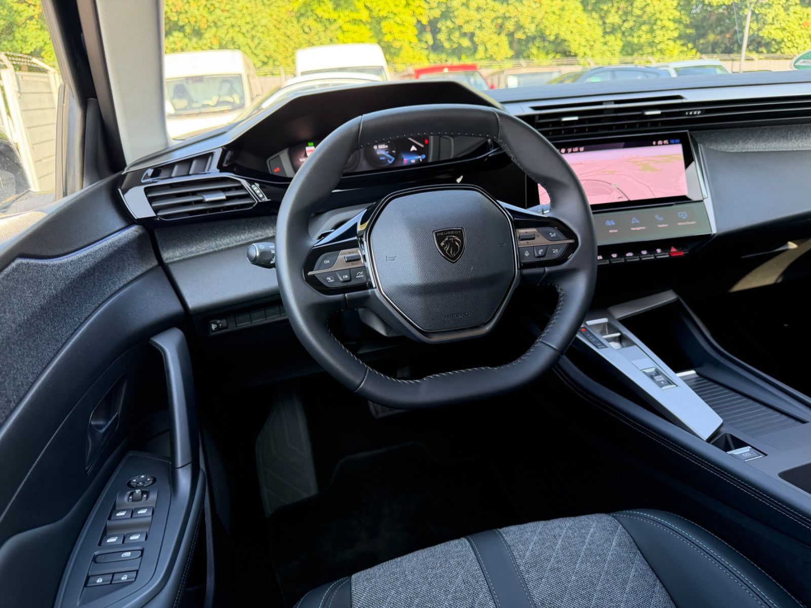 Fahrzeugabbildung Peugeot 408 PURETECH 130 ALLURE *1.HAND*AUT*LED*KAM*NAVI