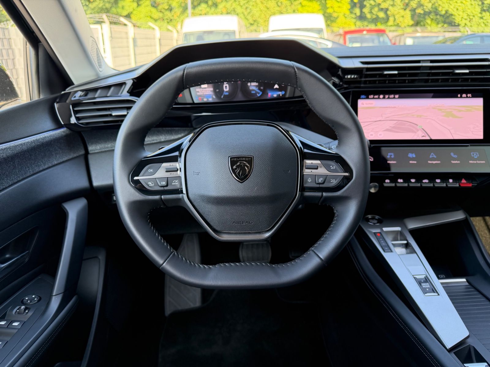 Fahrzeugabbildung Peugeot 408 PURETECH 130 ALLURE *1.HAND*AUT*LED*KAM*NAVI