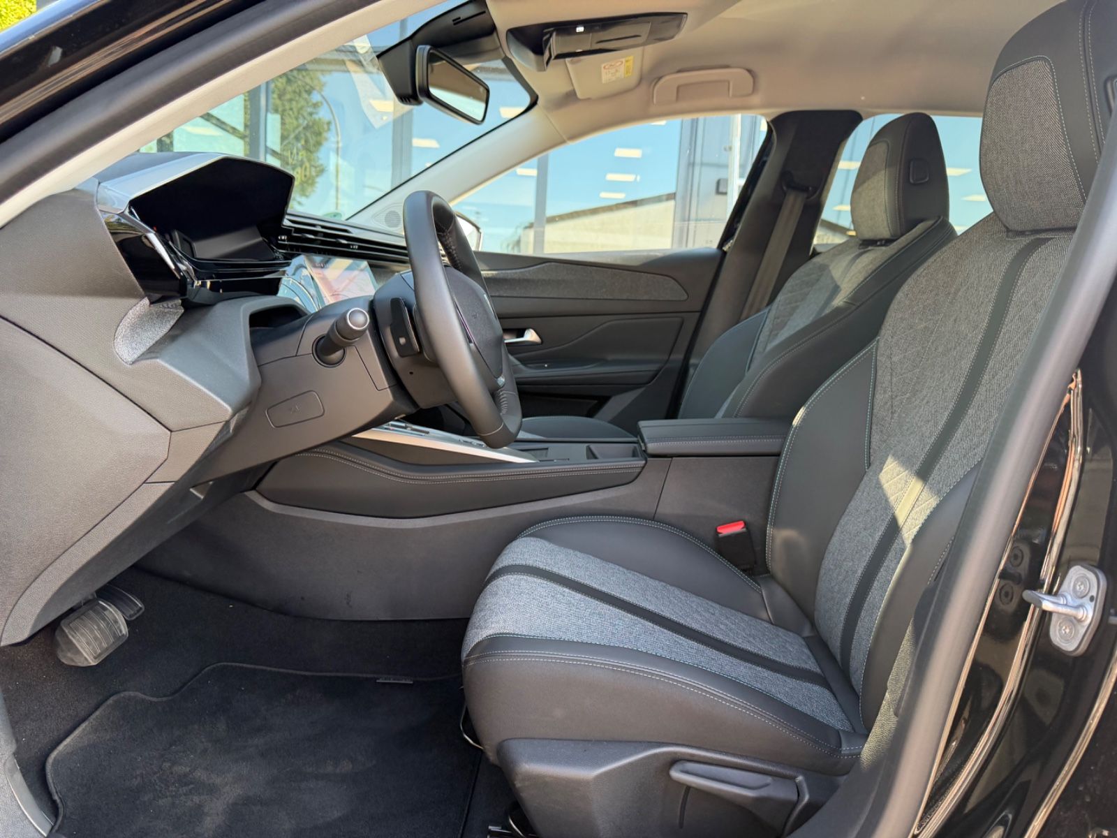 Fahrzeugabbildung Peugeot 408 PURETECH 130 ALLURE *1.HAND*AUT*LED*KAM*NAVI