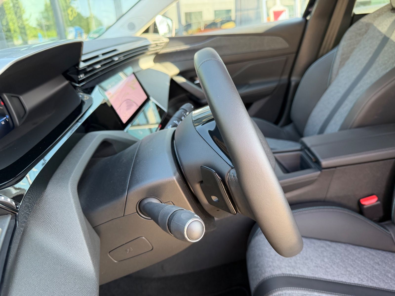 Fahrzeugabbildung Peugeot 408 PURETECH 130 ALLURE *1.HAND*AUT*LED*KAM*NAVI