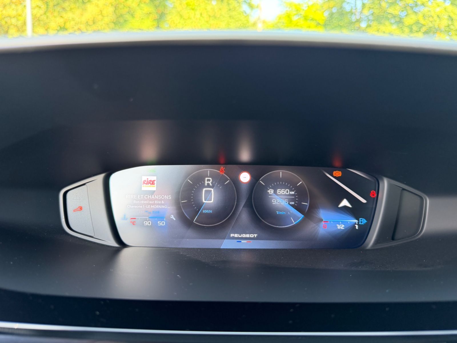 Fahrzeugabbildung Peugeot 408 PURETECH 130 ALLURE *1.HAND*AUT*LED*KAM*NAVI