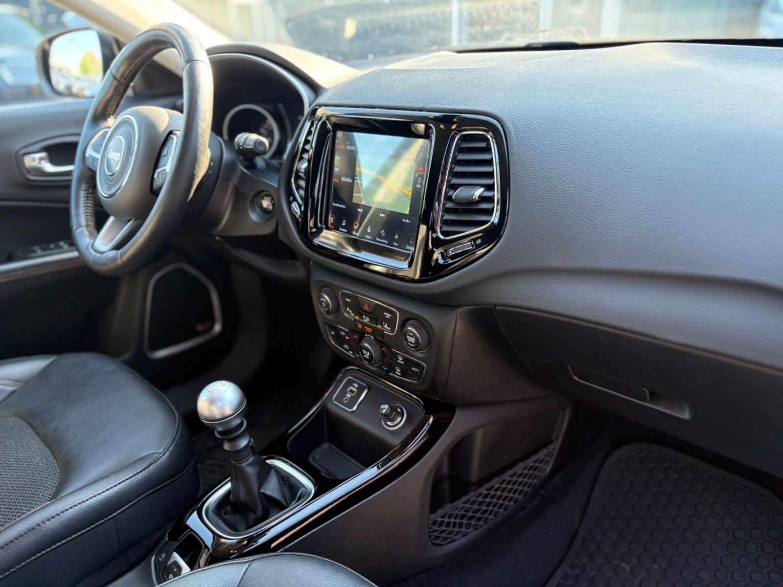 Fahrzeugabbildung Jeep COMPASS LIMITED FWD *FACELIFT*KAMERA*LEDER*
