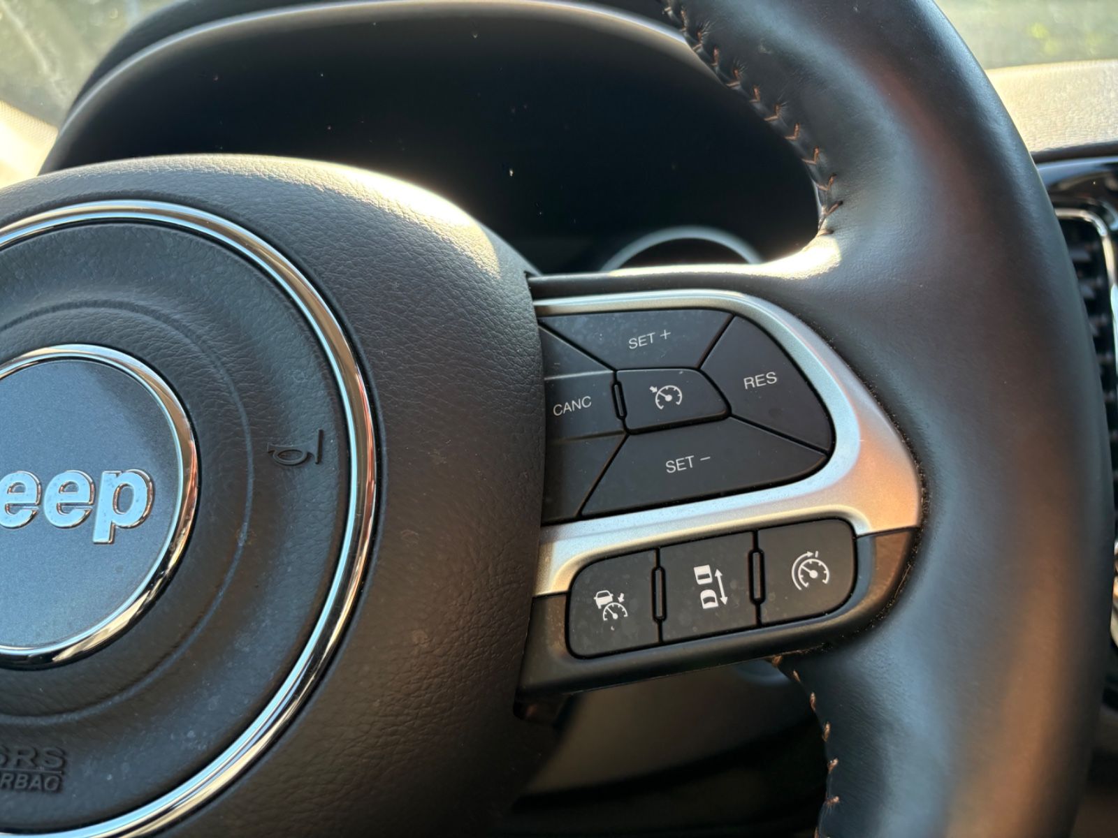 Fahrzeugabbildung Jeep COMPASS LIMITED FWD *FACELIFT*KAMERA*LEDER*