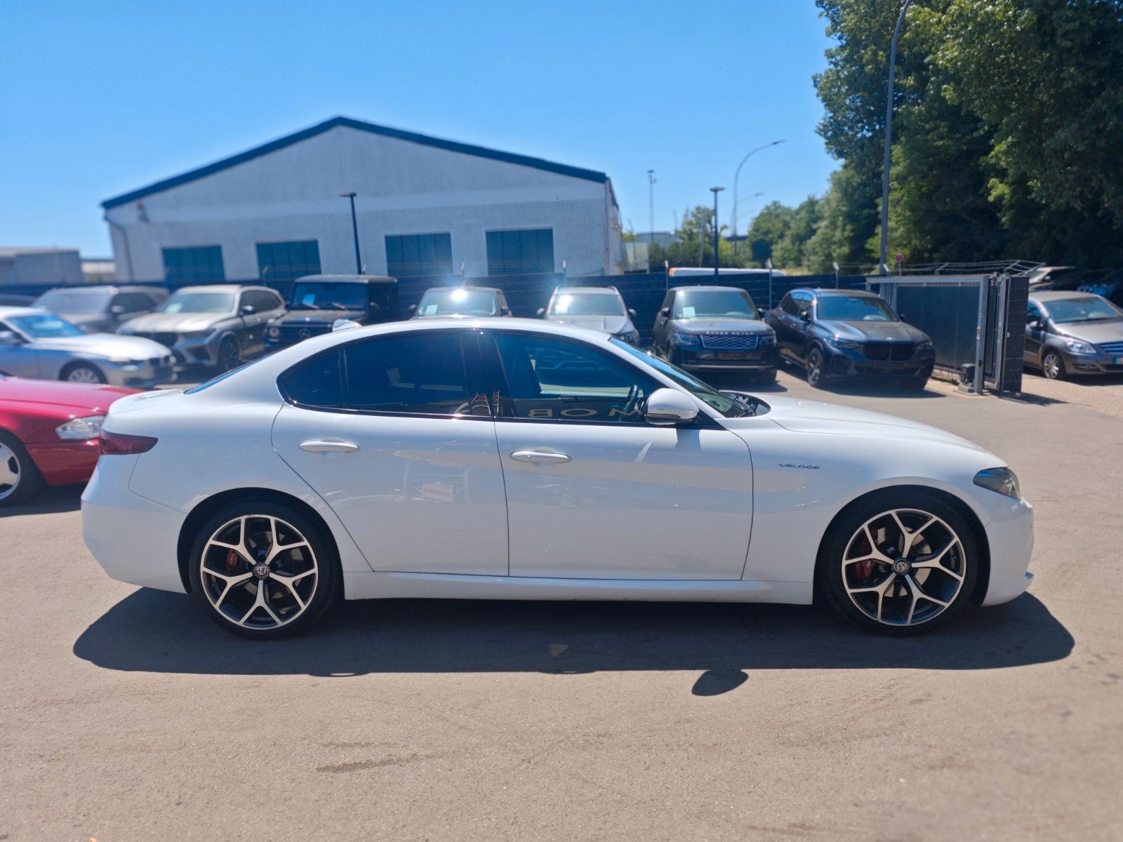 Fahrzeugabbildung Alfa Romeo GIULIA VELOCE Q4 *AUT*LEDER*NAVI*KAM*SHZ*8xALU*