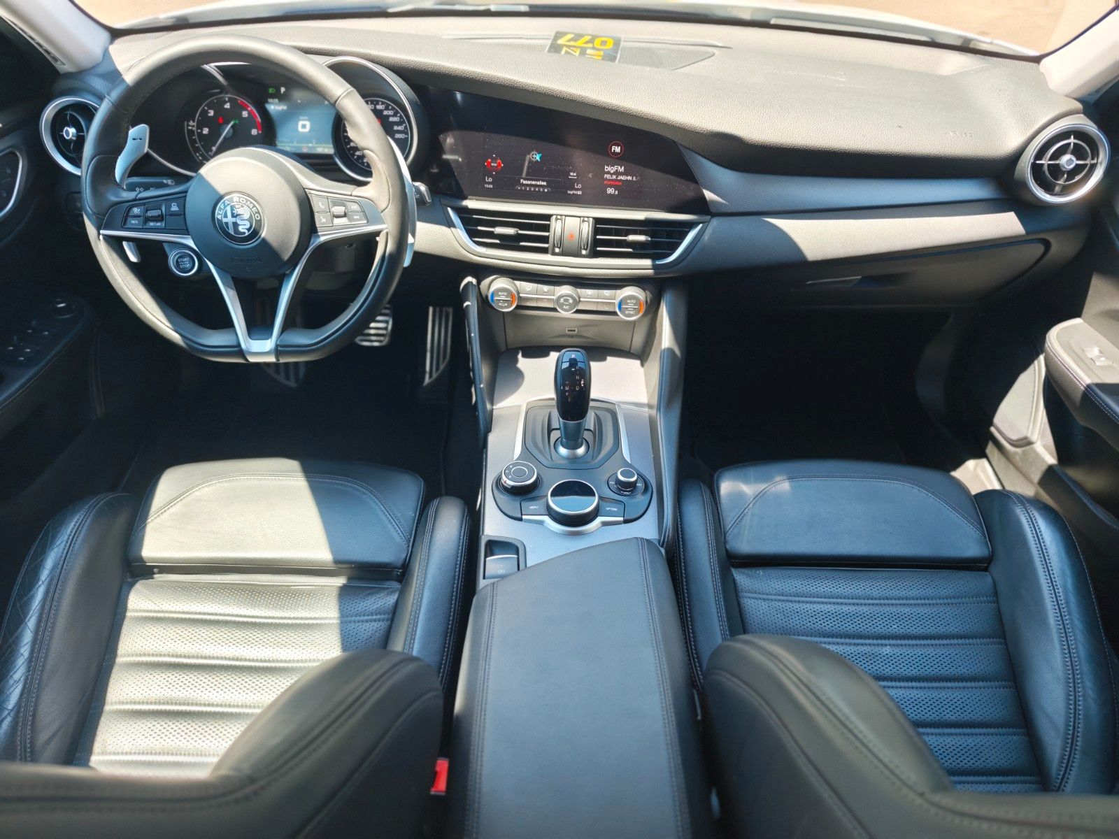 Fahrzeugabbildung Alfa Romeo GIULIA VELOCE Q4 *AUT*LEDER*NAVI*KAM*SHZ*8xALU*