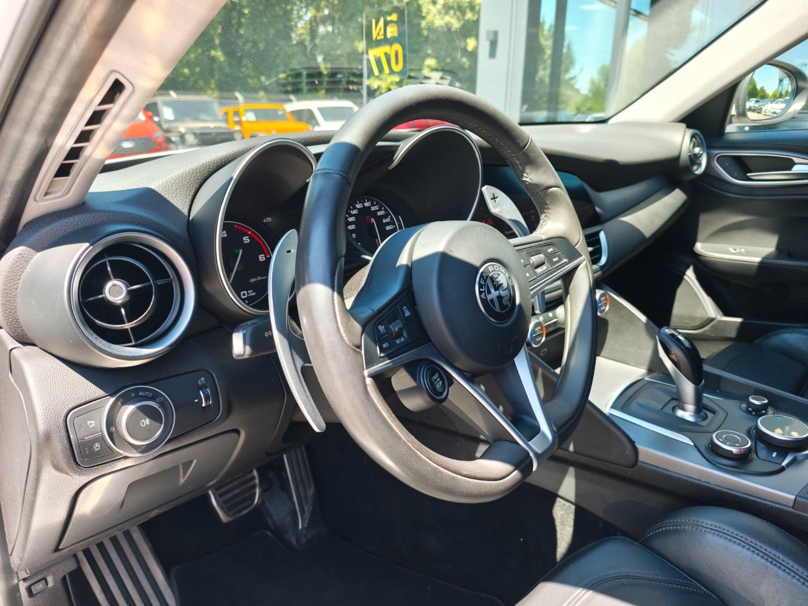 Fahrzeugabbildung Alfa Romeo GIULIA VELOCE Q4 *AUT*LEDER*NAVI*KAM*SHZ*8xALU*