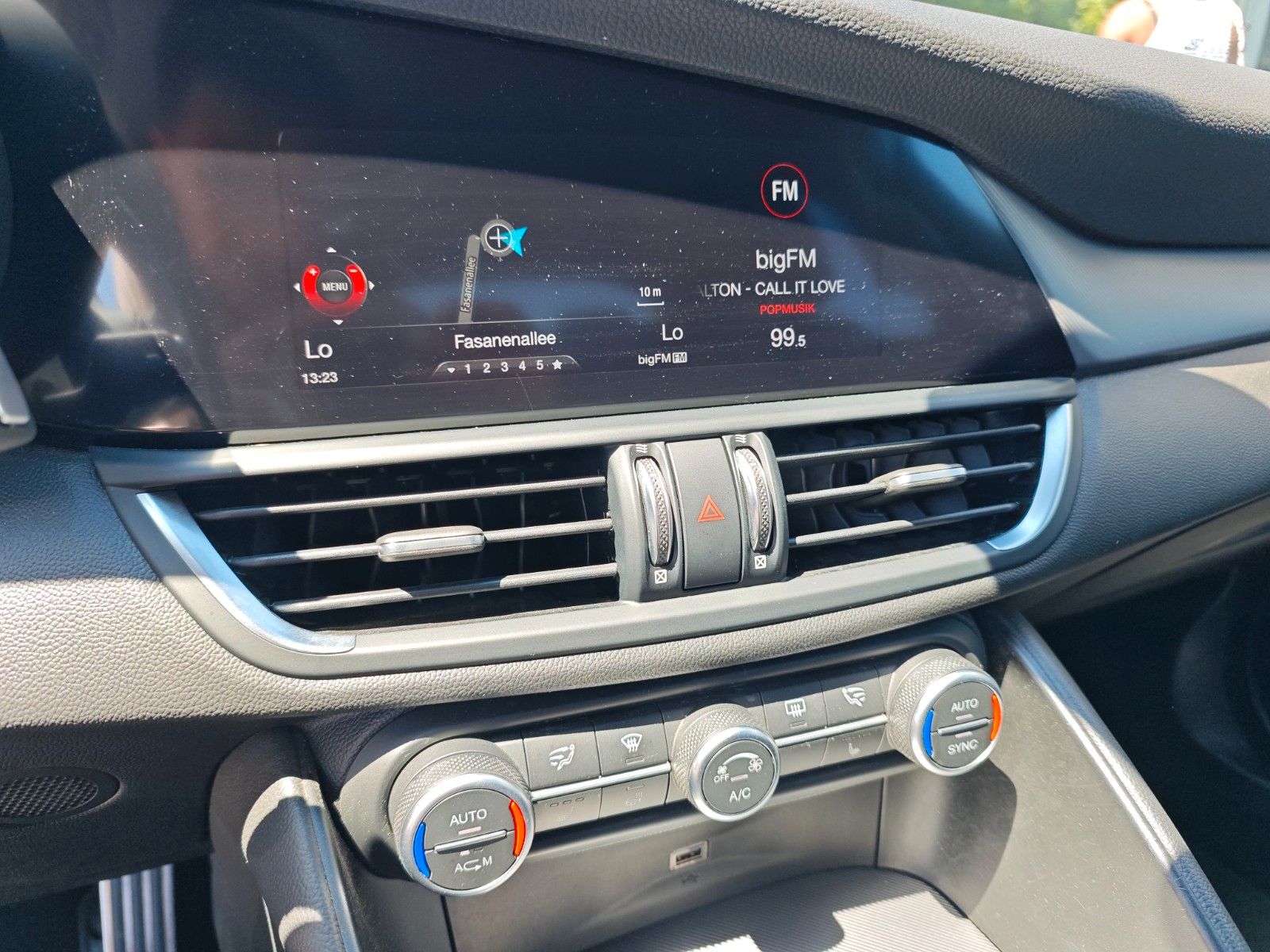 Fahrzeugabbildung Alfa Romeo GIULIA VELOCE Q4 *AUT*LEDER*NAVI*KAM*SHZ*8xALU*