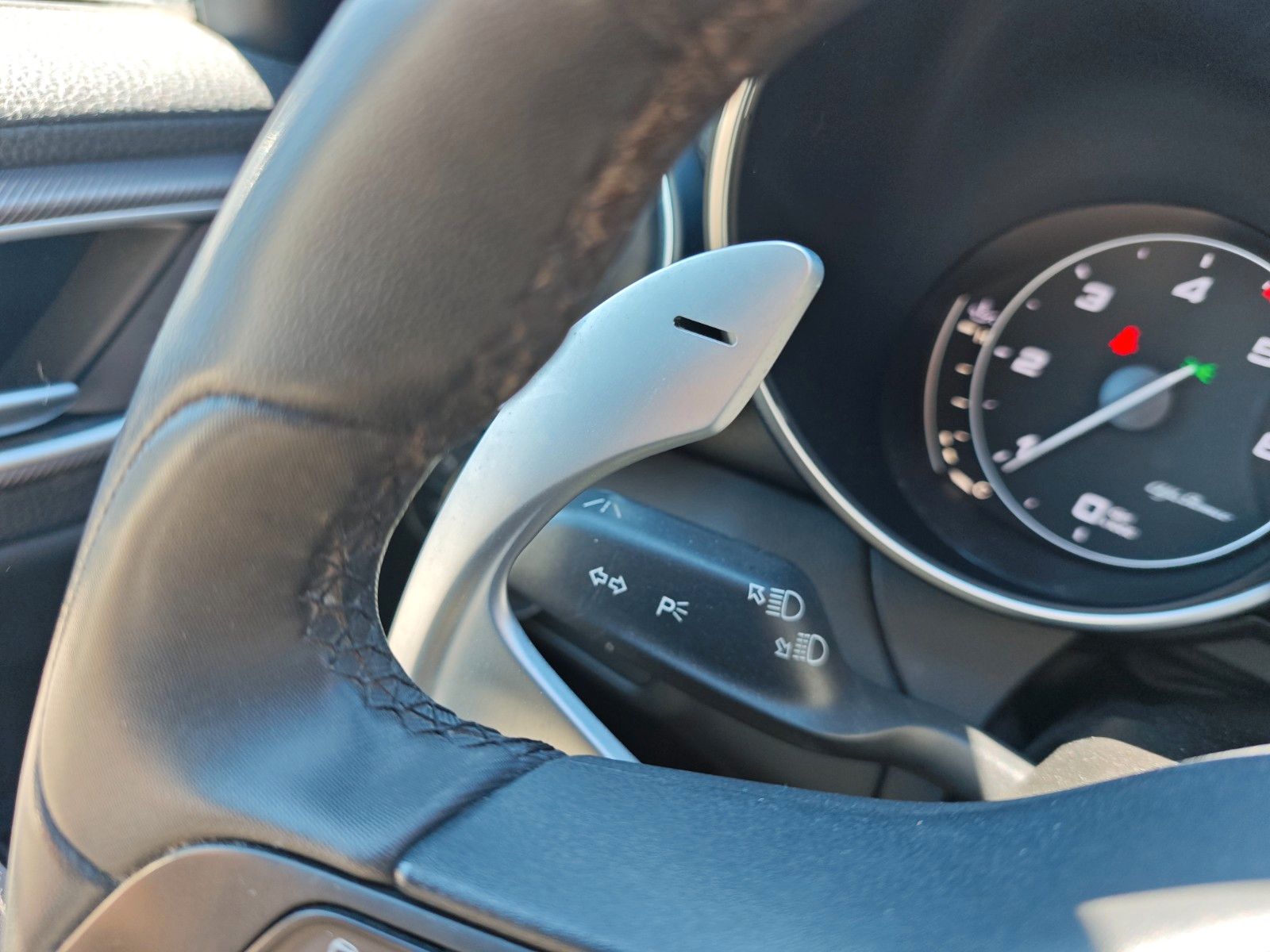 Fahrzeugabbildung Alfa Romeo GIULIA VELOCE Q4 *AUT*LEDER*NAVI*KAM*SHZ*8xALU*