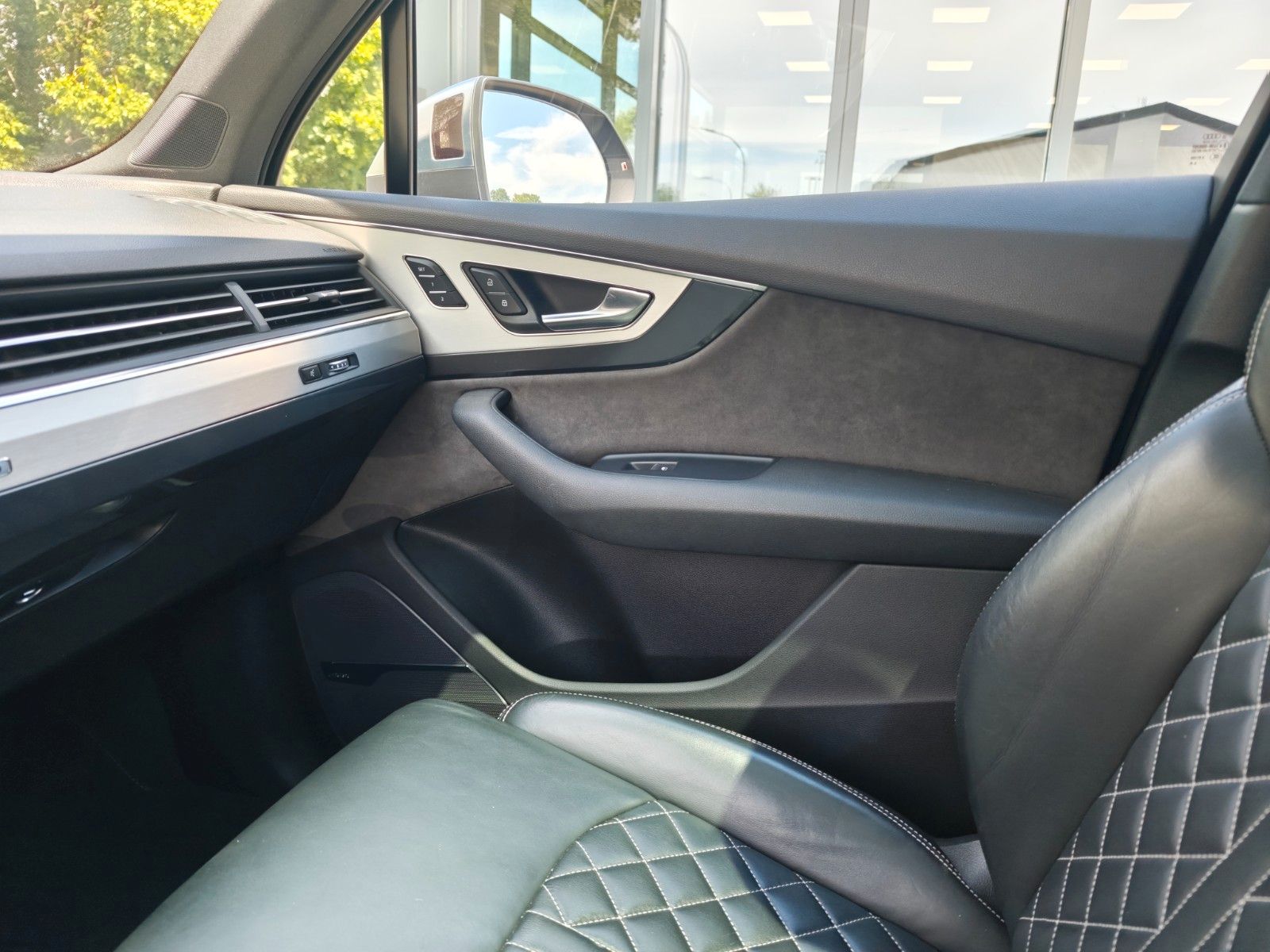 Fahrzeugabbildung Audi SQ7 4.0 TDI QUATTRO *ABT*1.HD*LUFT*PANO*7SITZER*