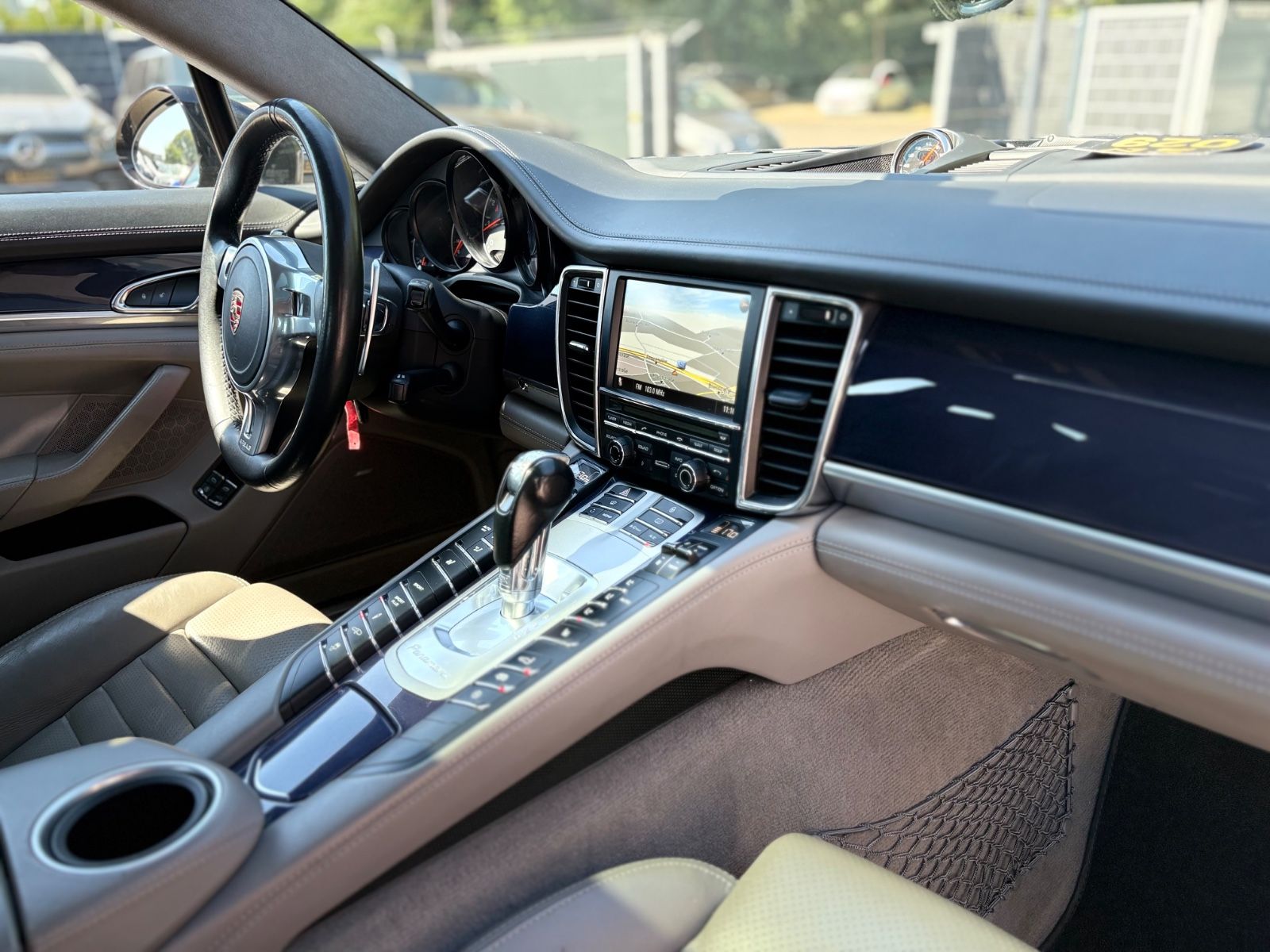 Fahrzeugabbildung Porsche PANAMERA GTS*BOSE*SCHIEBEDACH*CHRONO*SPORTABGAS*