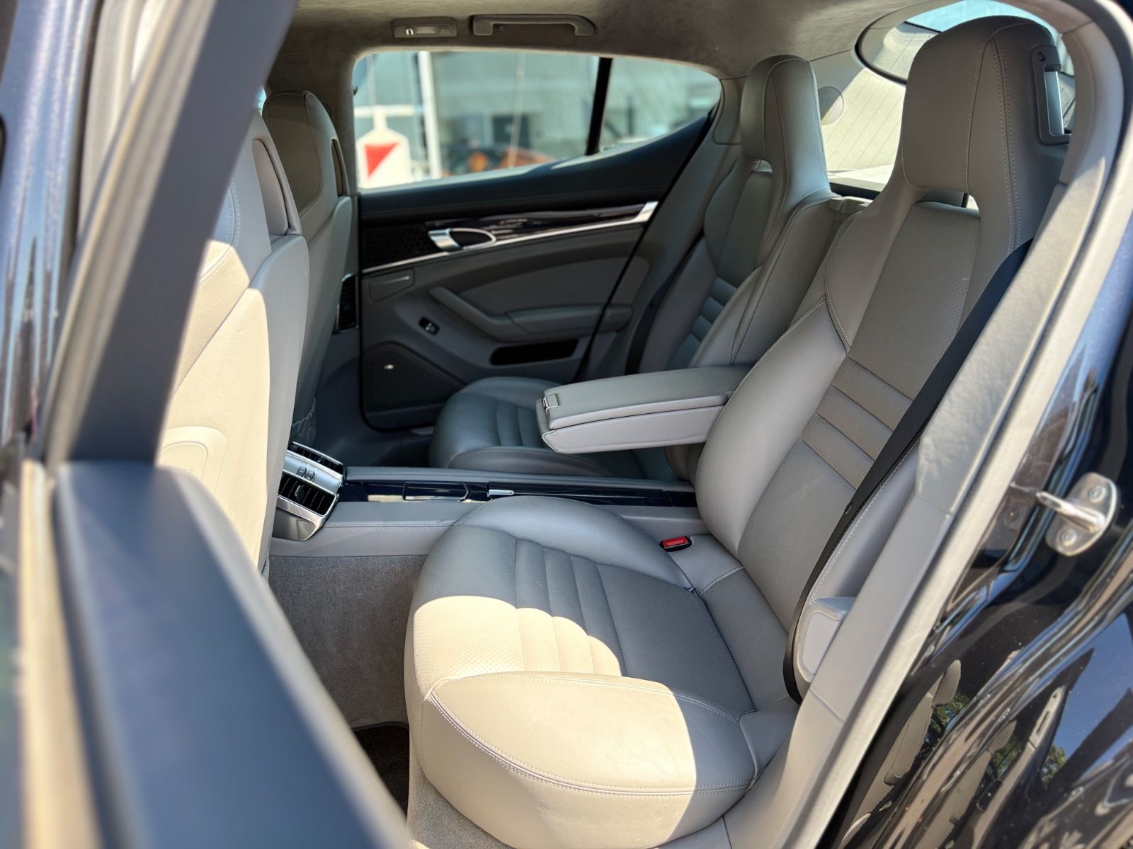 Fahrzeugabbildung Porsche PANAMERA GTS*BOSE*SCHIEBEDACH*CHRONO*SPORTABGAS*