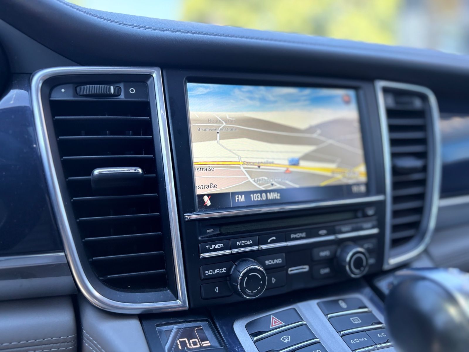 Fahrzeugabbildung Porsche PANAMERA GTS*BOSE*SCHIEBEDACH*CHRONO*SPORTABGAS*